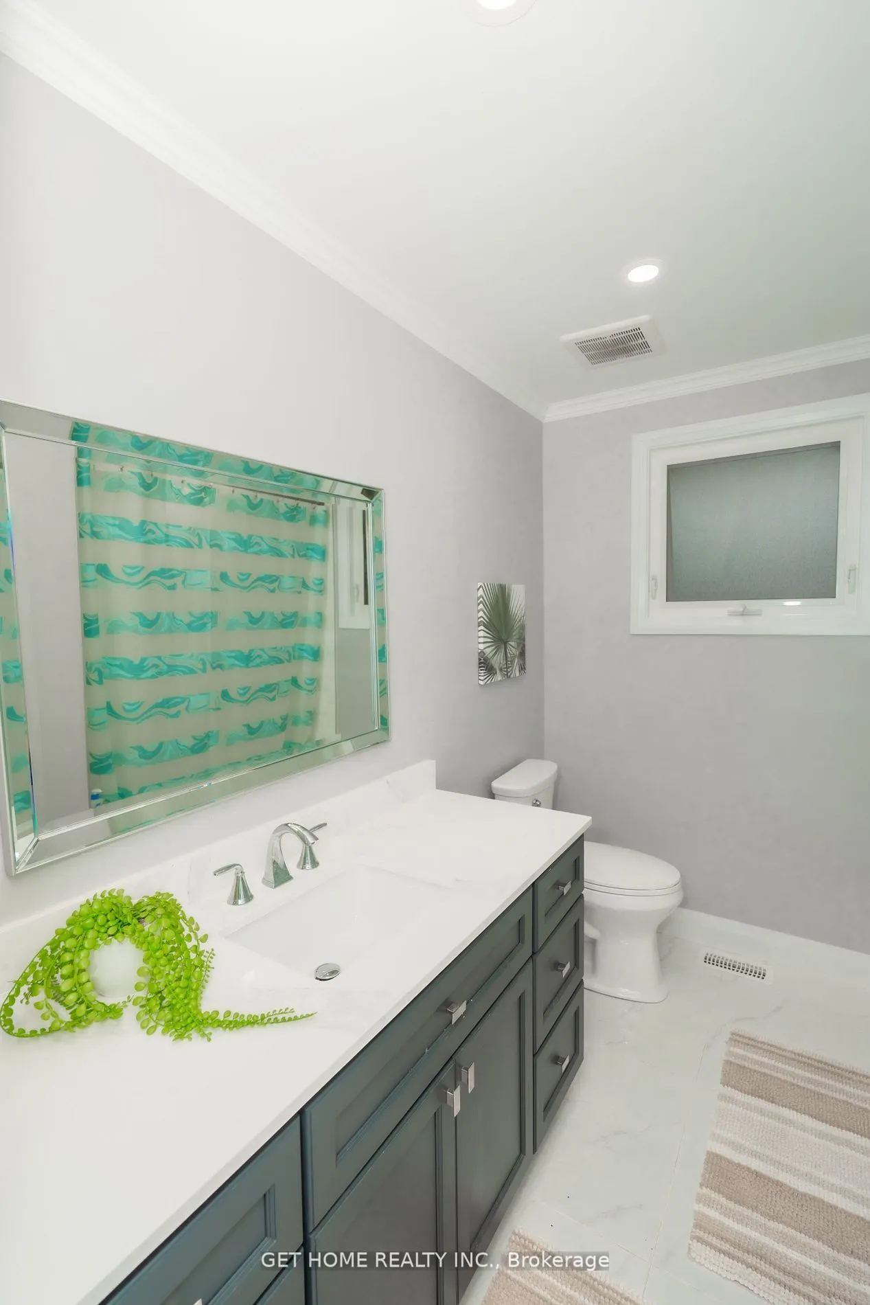 111 AUBREY Avenue, #Main