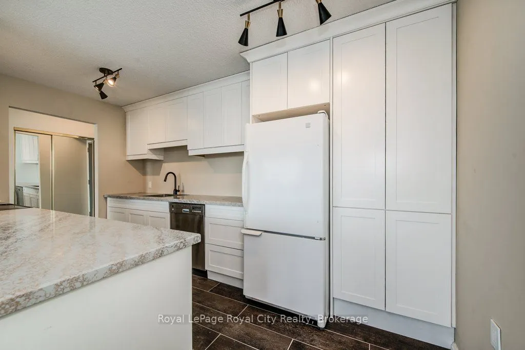 19 Woodlawn Road E, #602