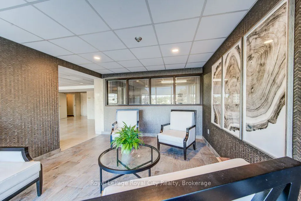 19 Woodlawn Road E, #602