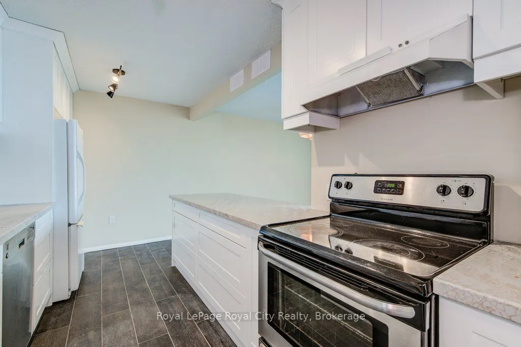 19 Woodlawn Road E, #602