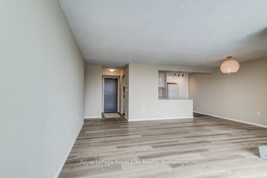 19 Woodlawn Road E, #602