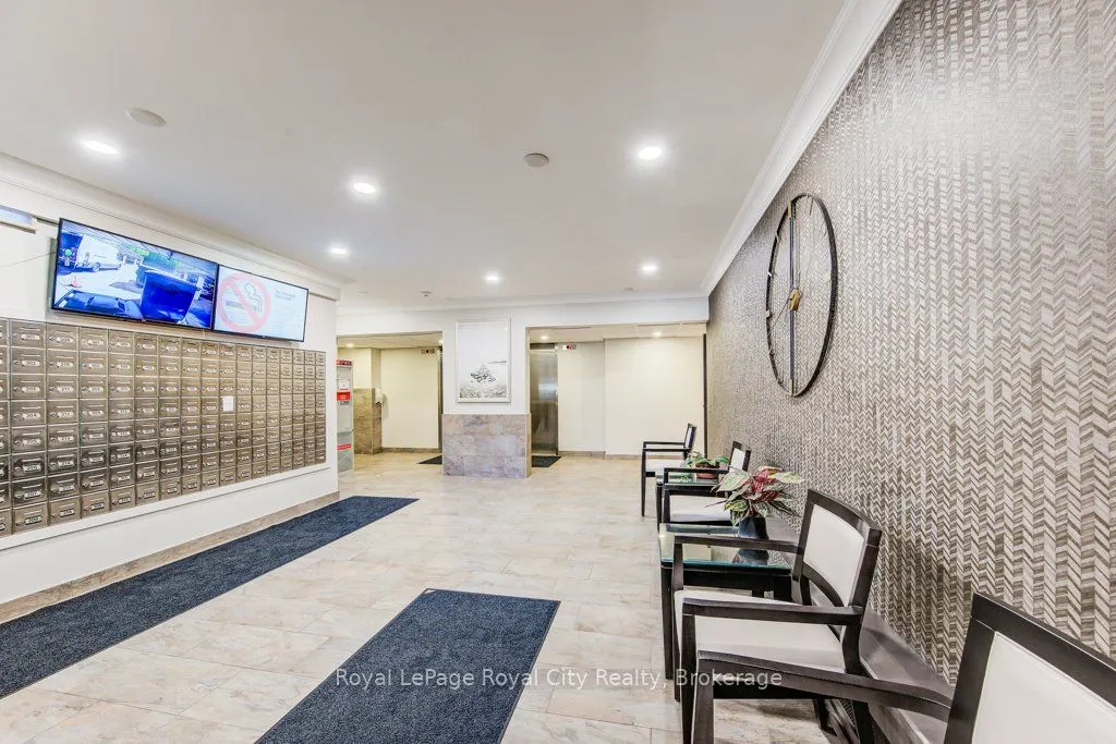 19 Woodlawn Road E, #602