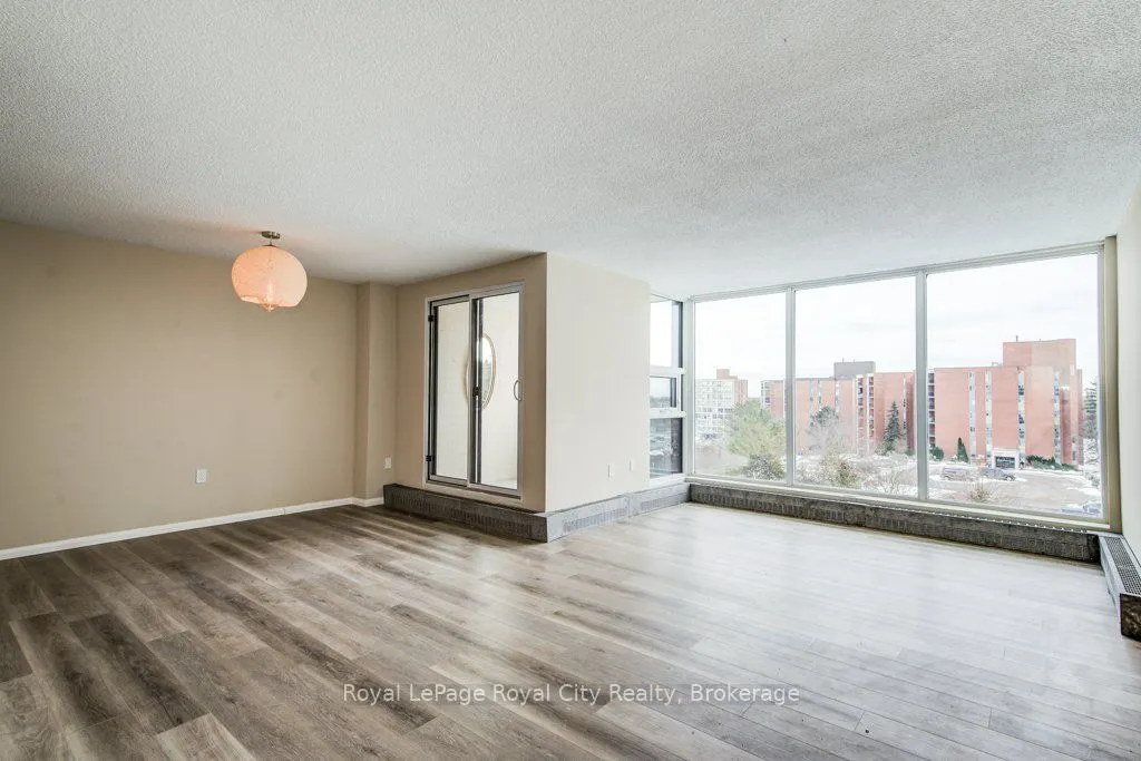 19 Woodlawn Road E, #602