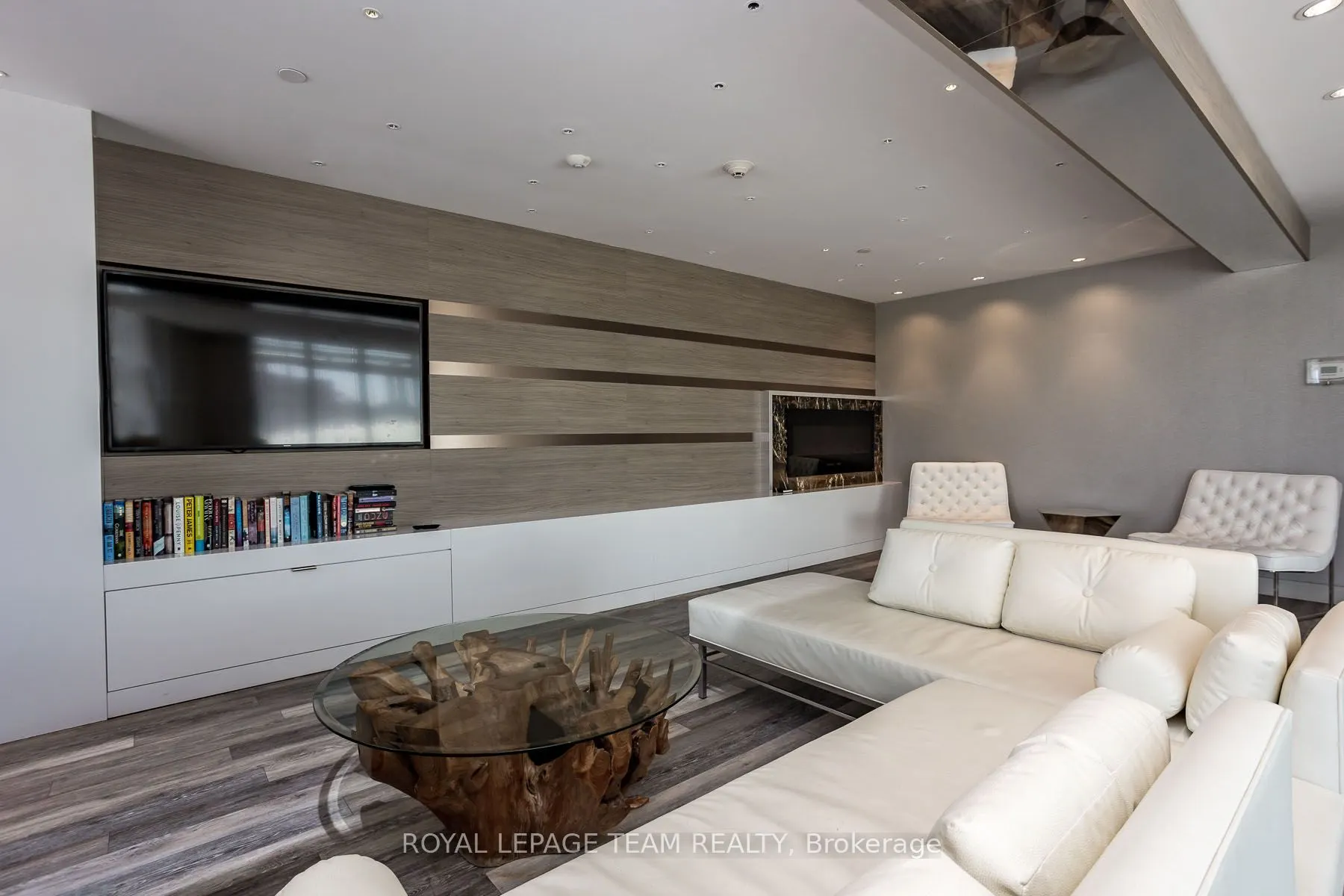 485 Richmond Road, #709