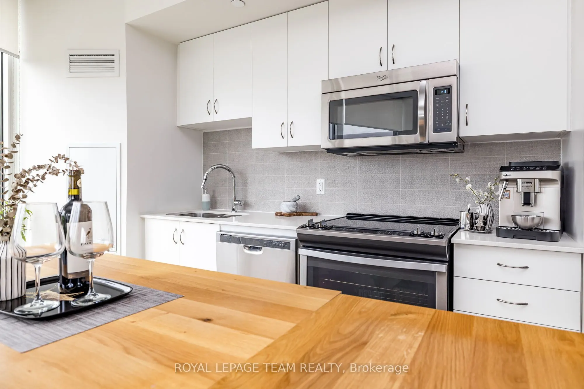 485 Richmond Road, #709