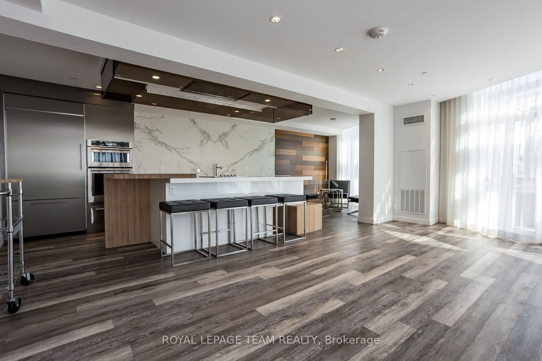 485 Richmond Road, #709