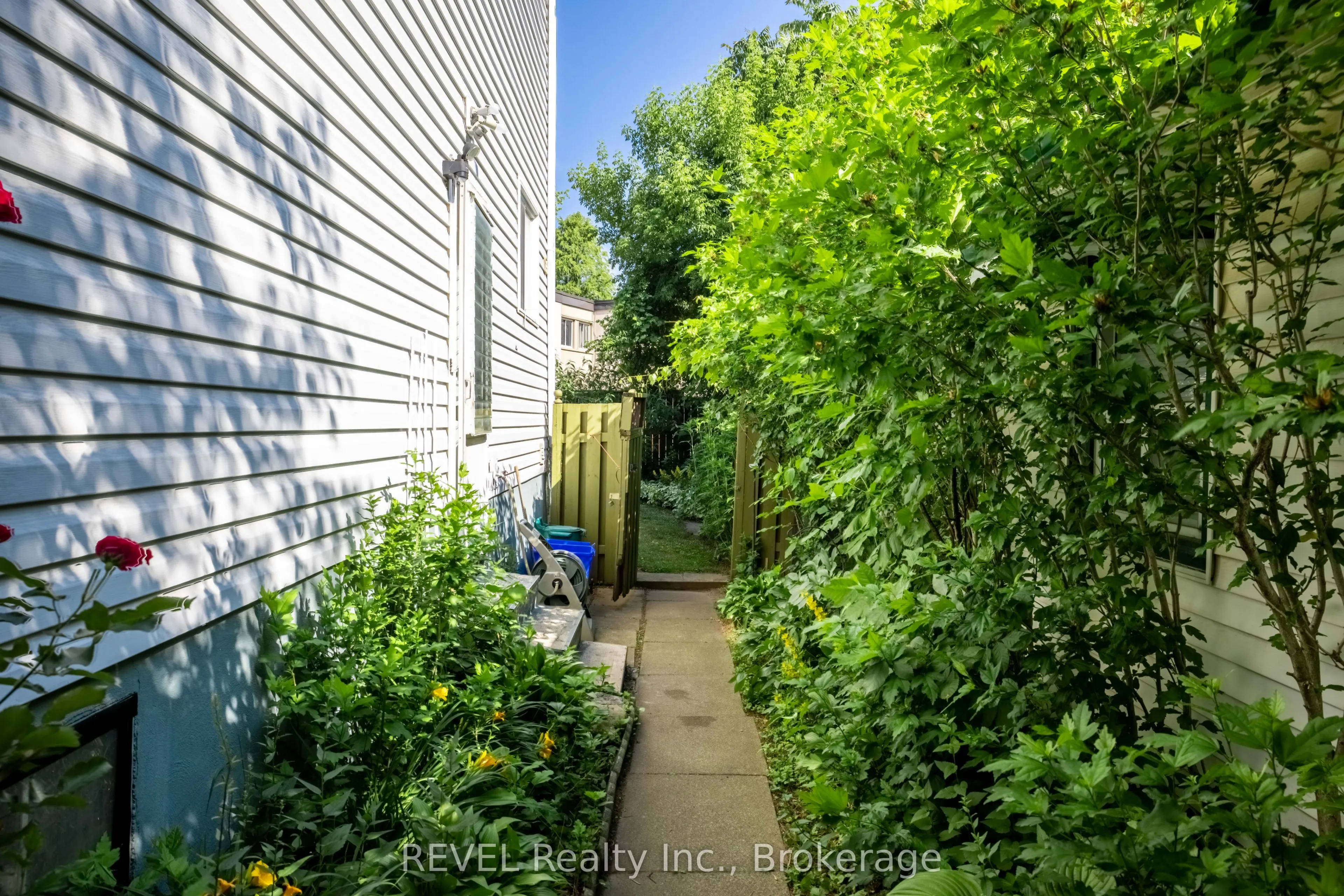 37 Manchester Avenue