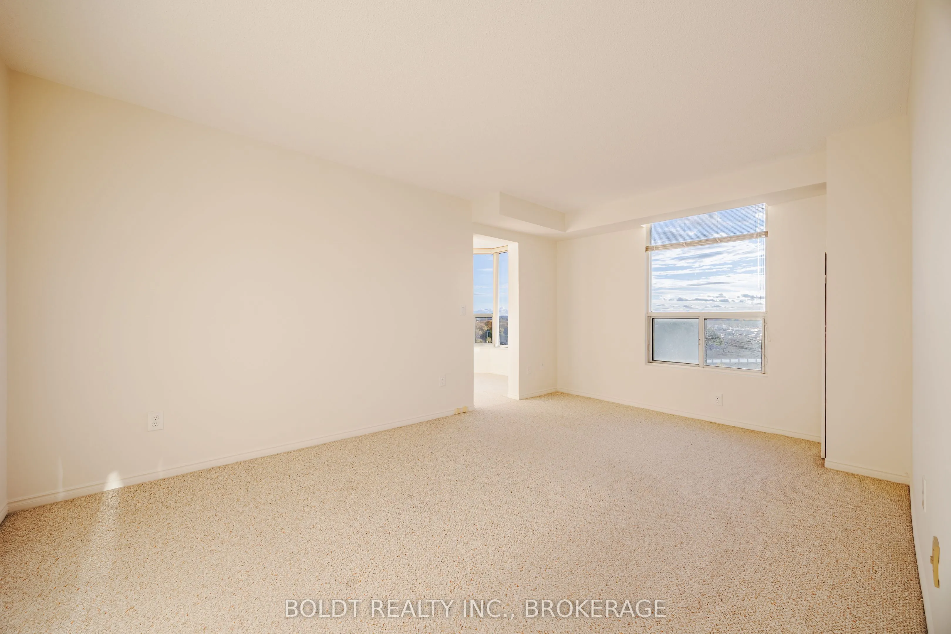 81 Scott Street, #809