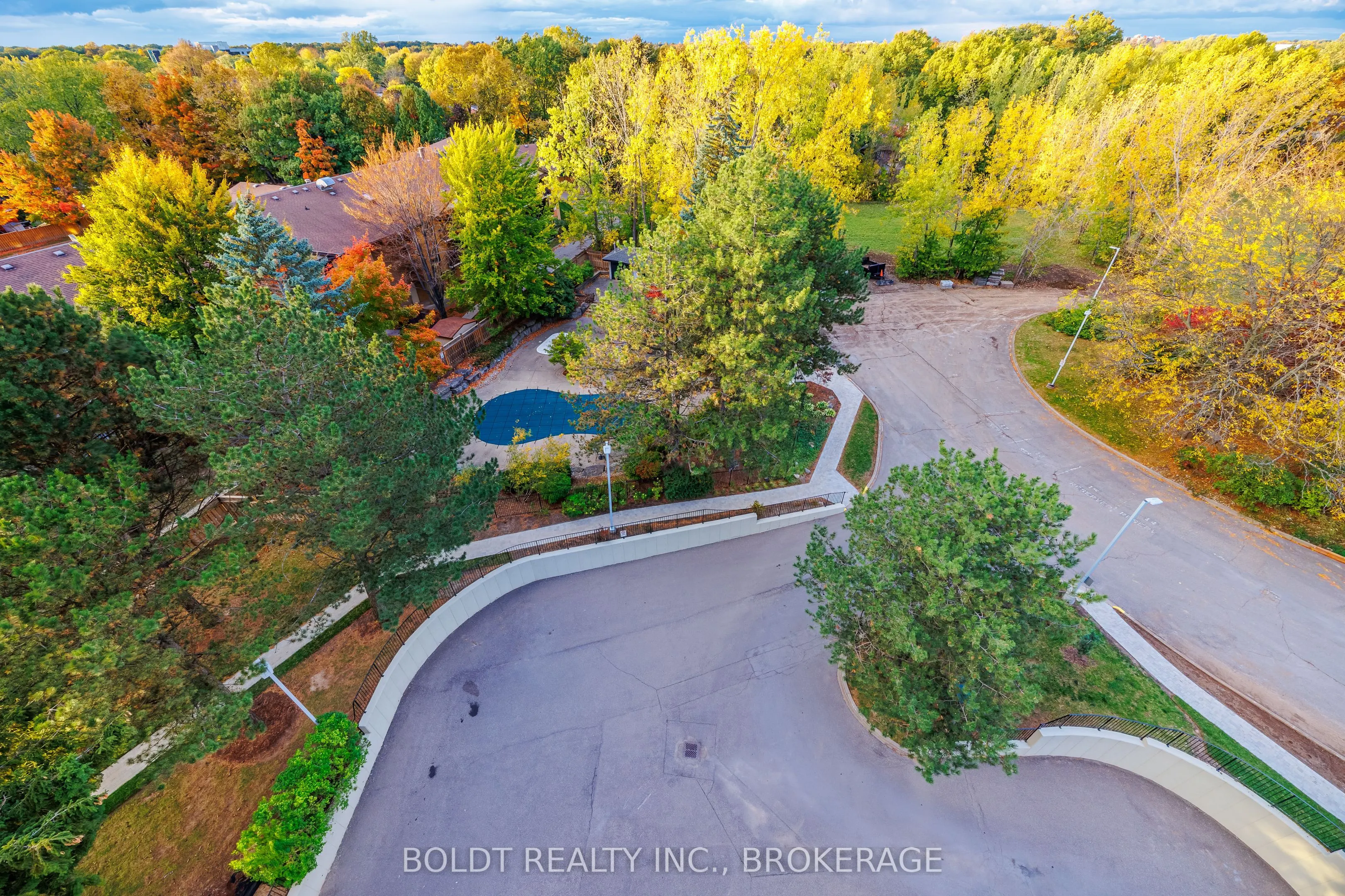 81 Scott Street, #809