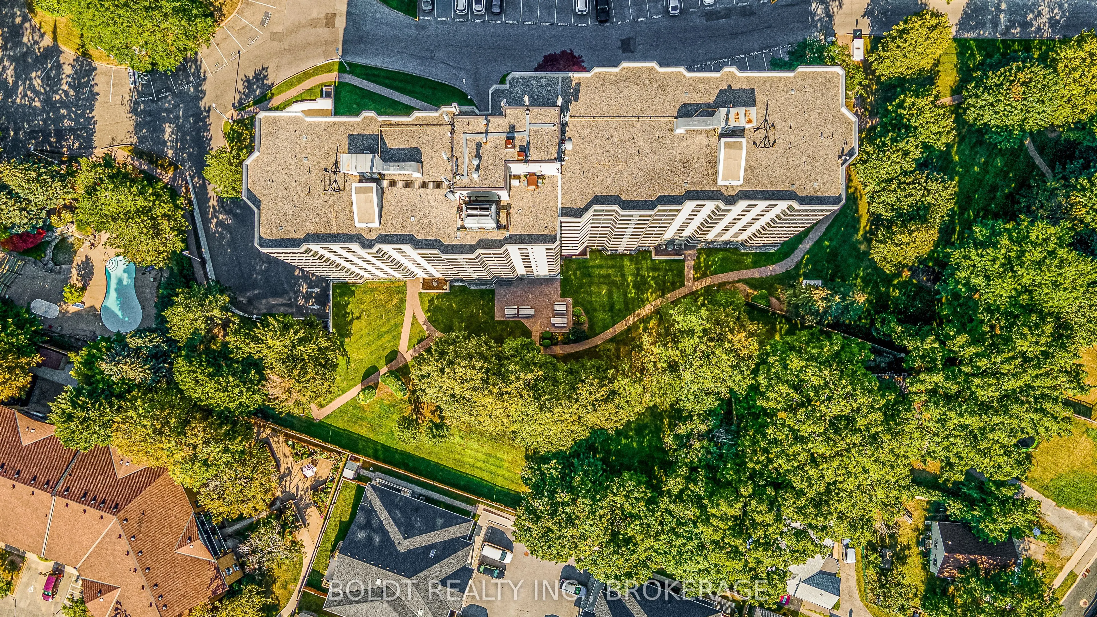 81 Scott Street, #809