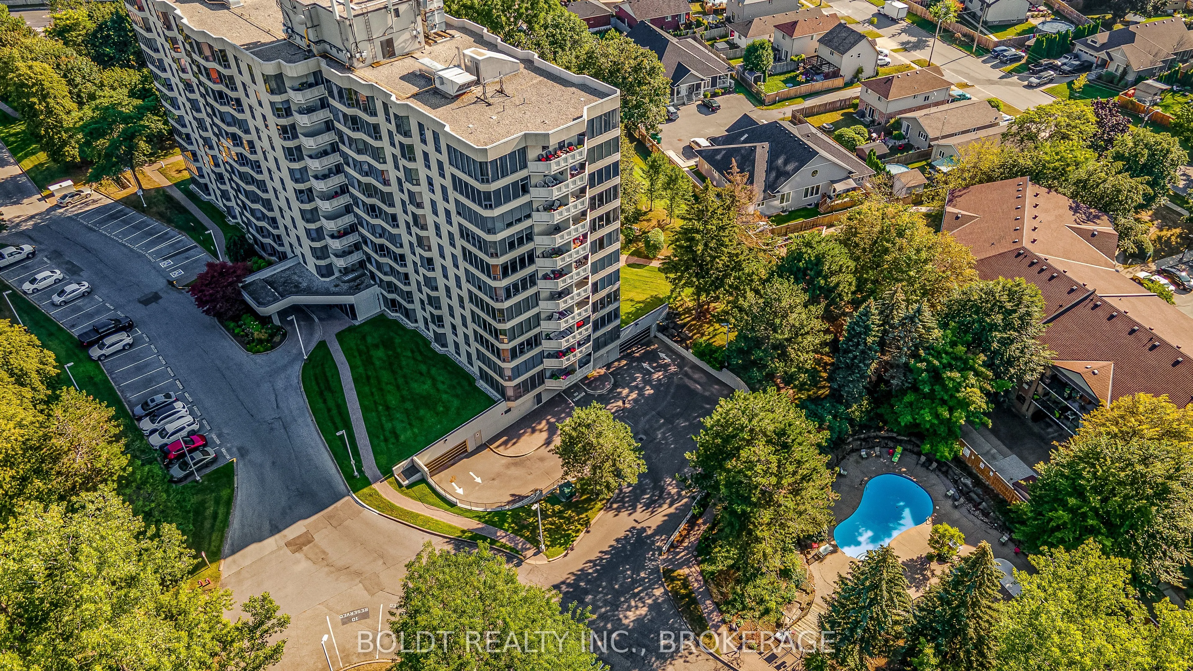 81 Scott Street, #809