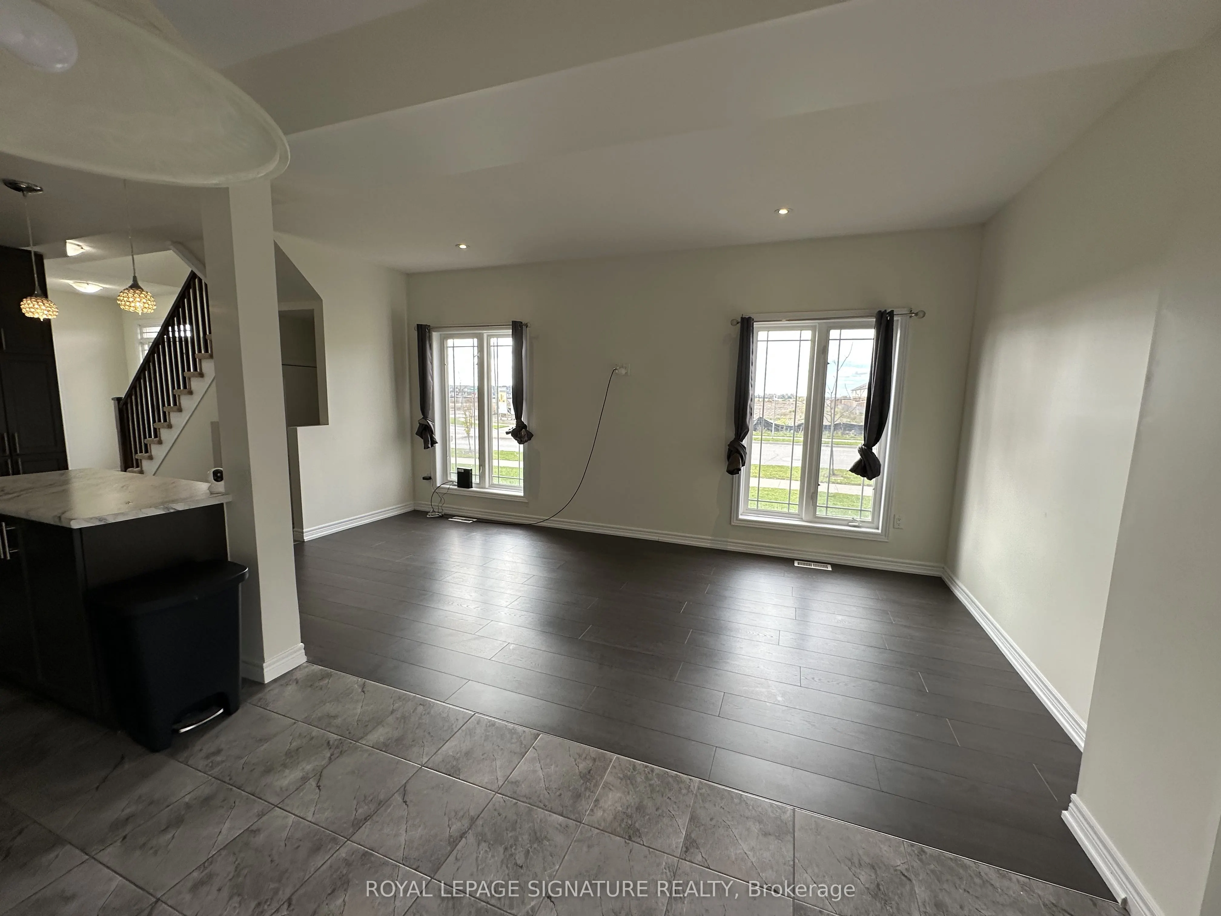 40 Kingsborough Dr Drive