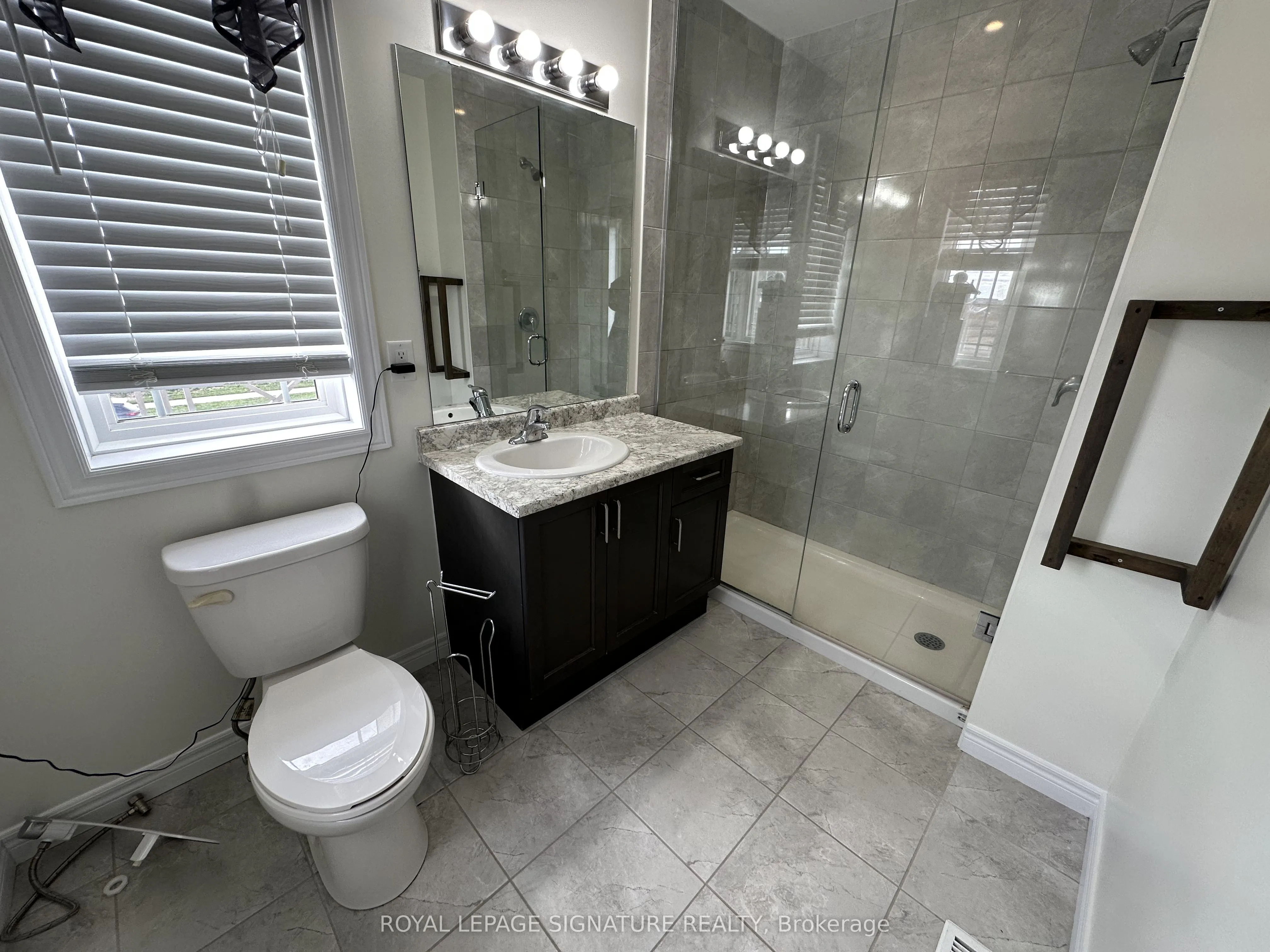 40 Kingsborough Dr Drive