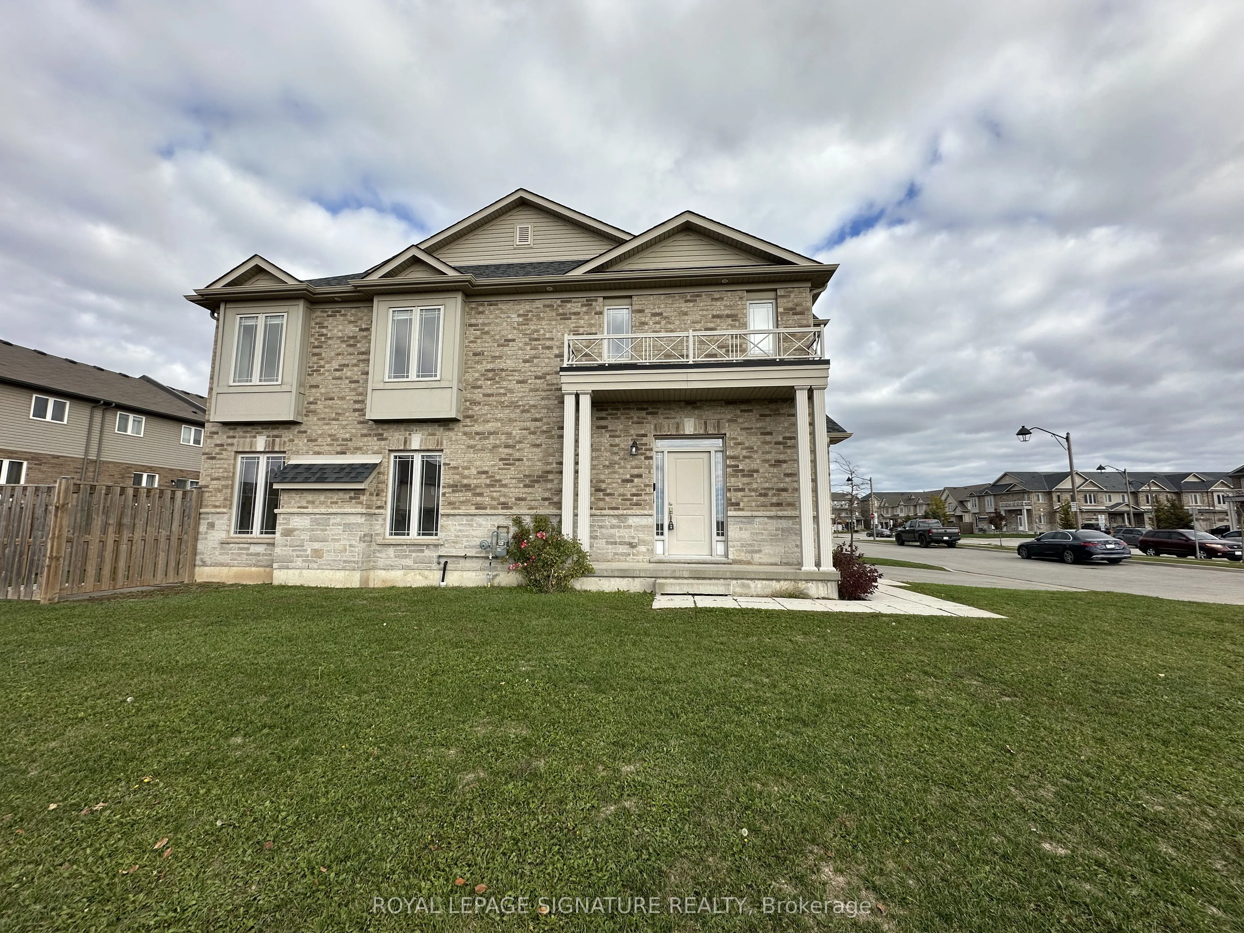 40 Kingsborough Dr Drive