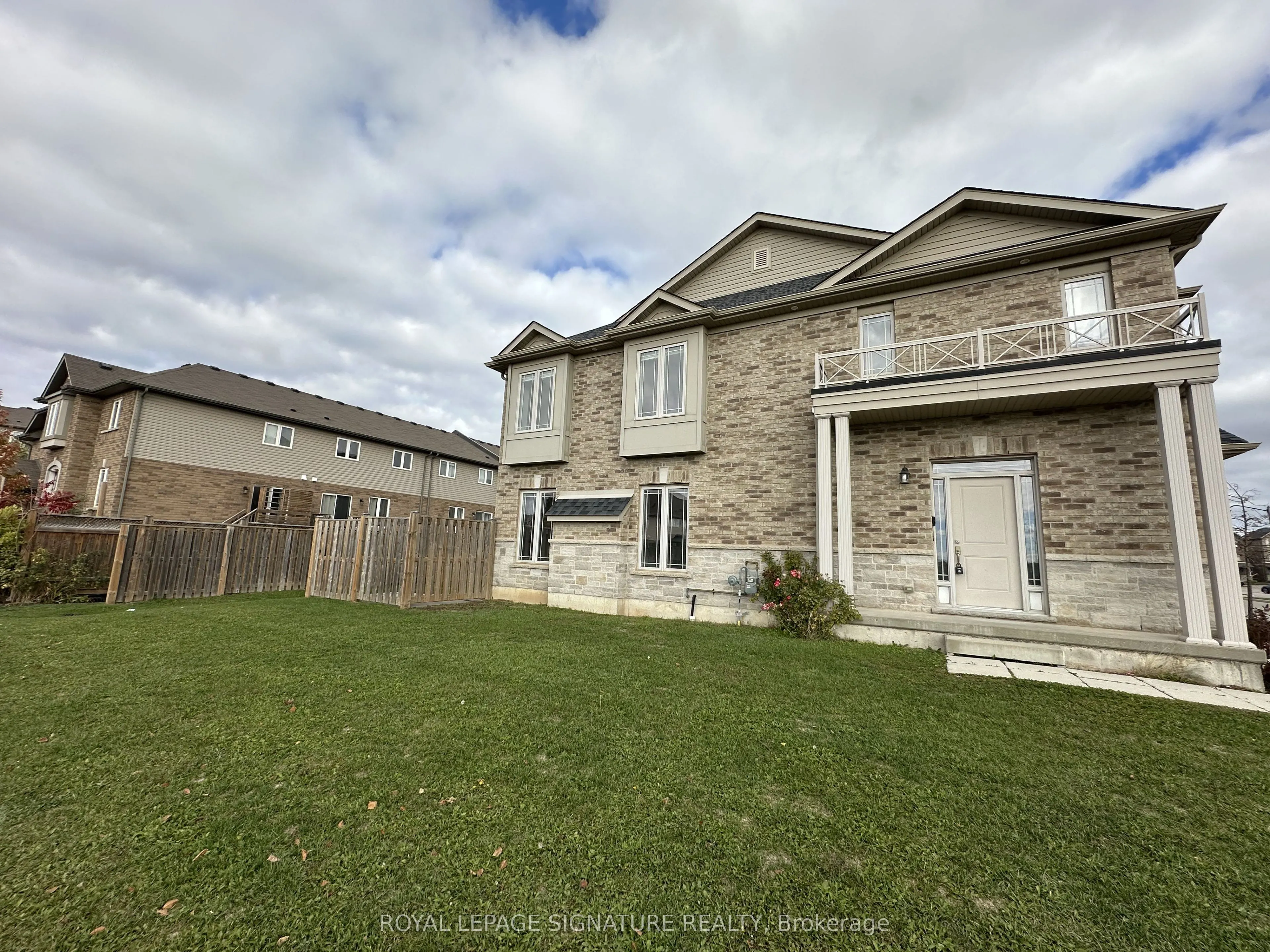 40 Kingsborough Dr Drive