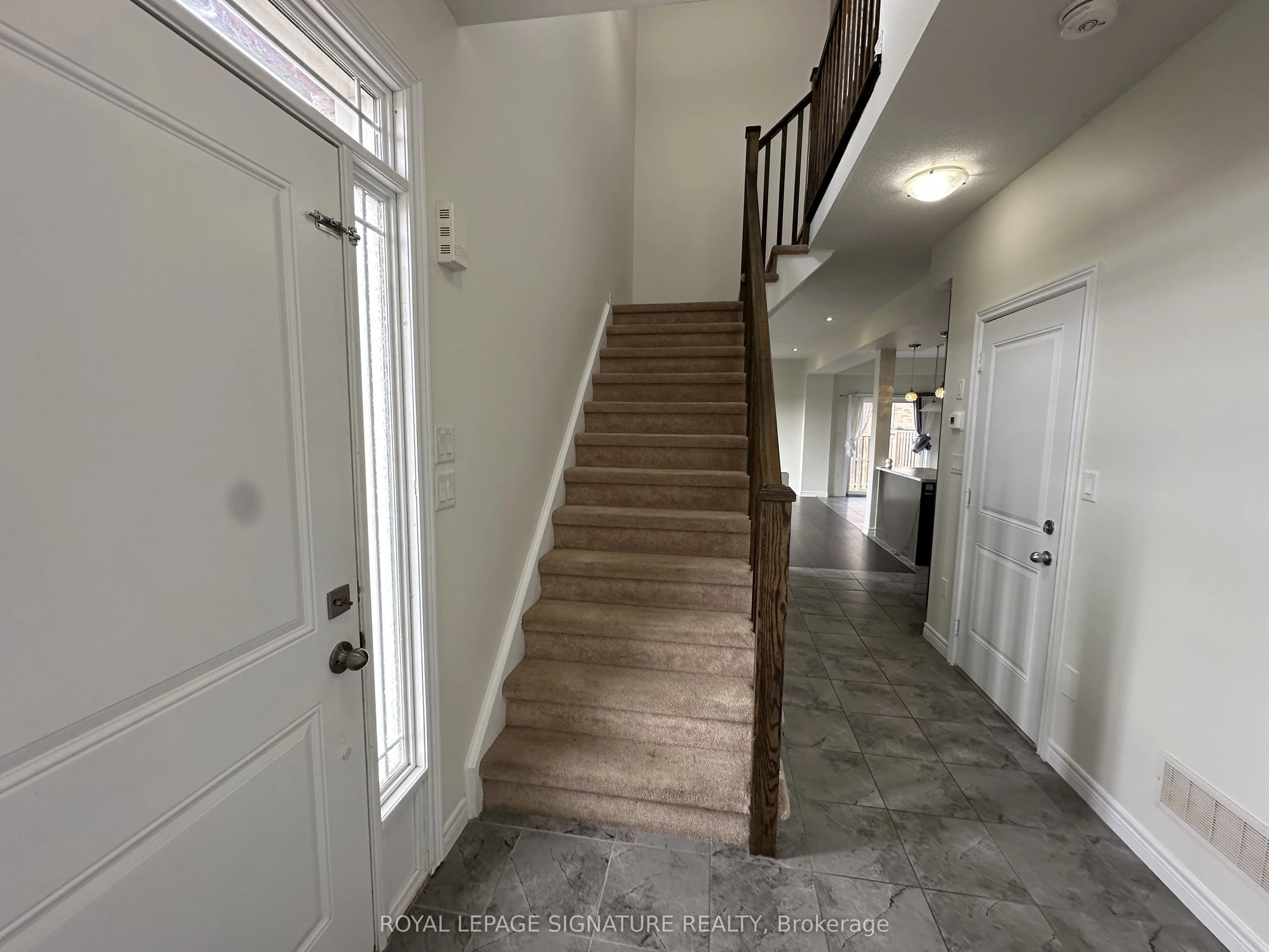 40 Kingsborough Dr Drive