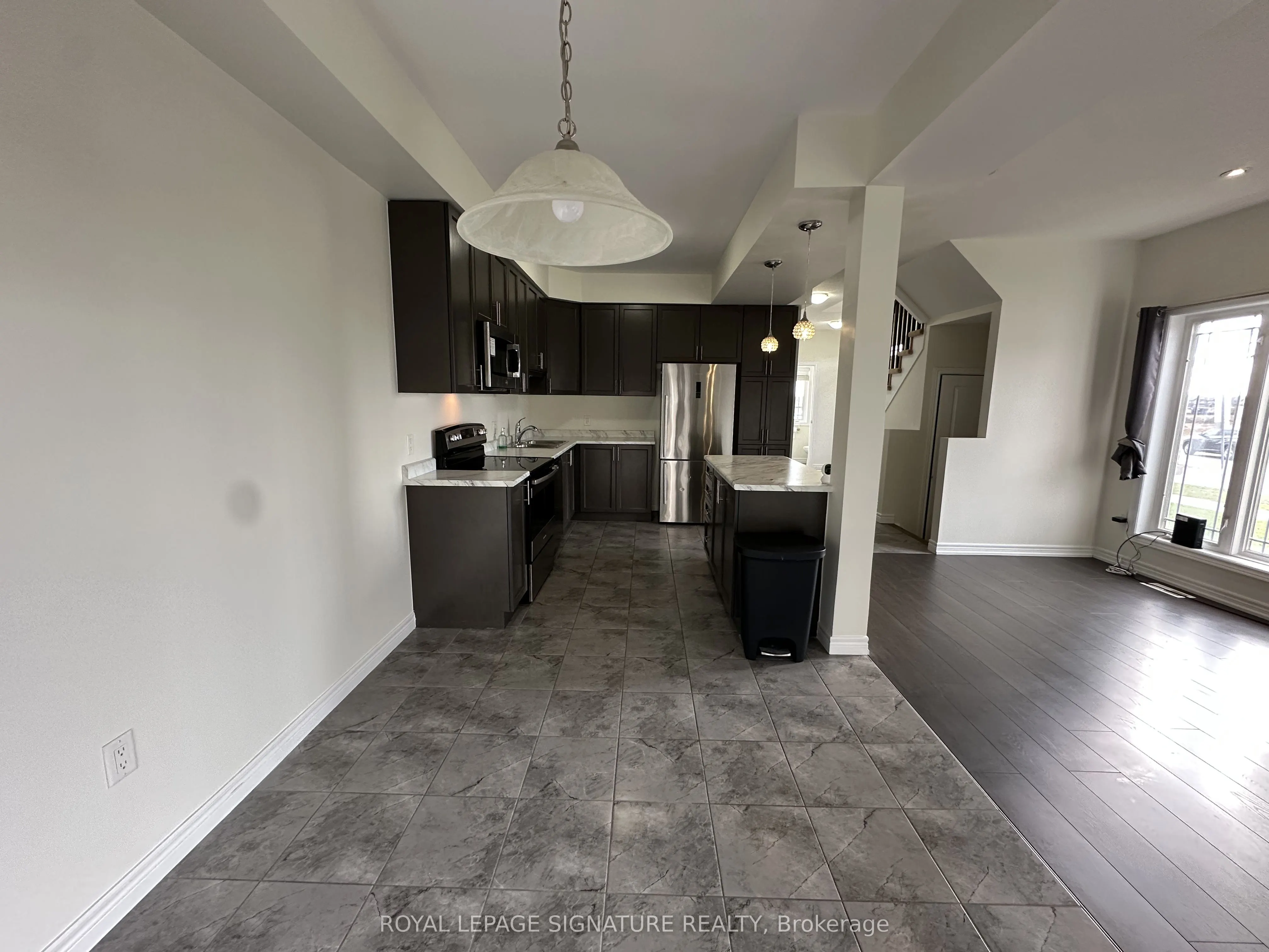 40 Kingsborough Dr Drive