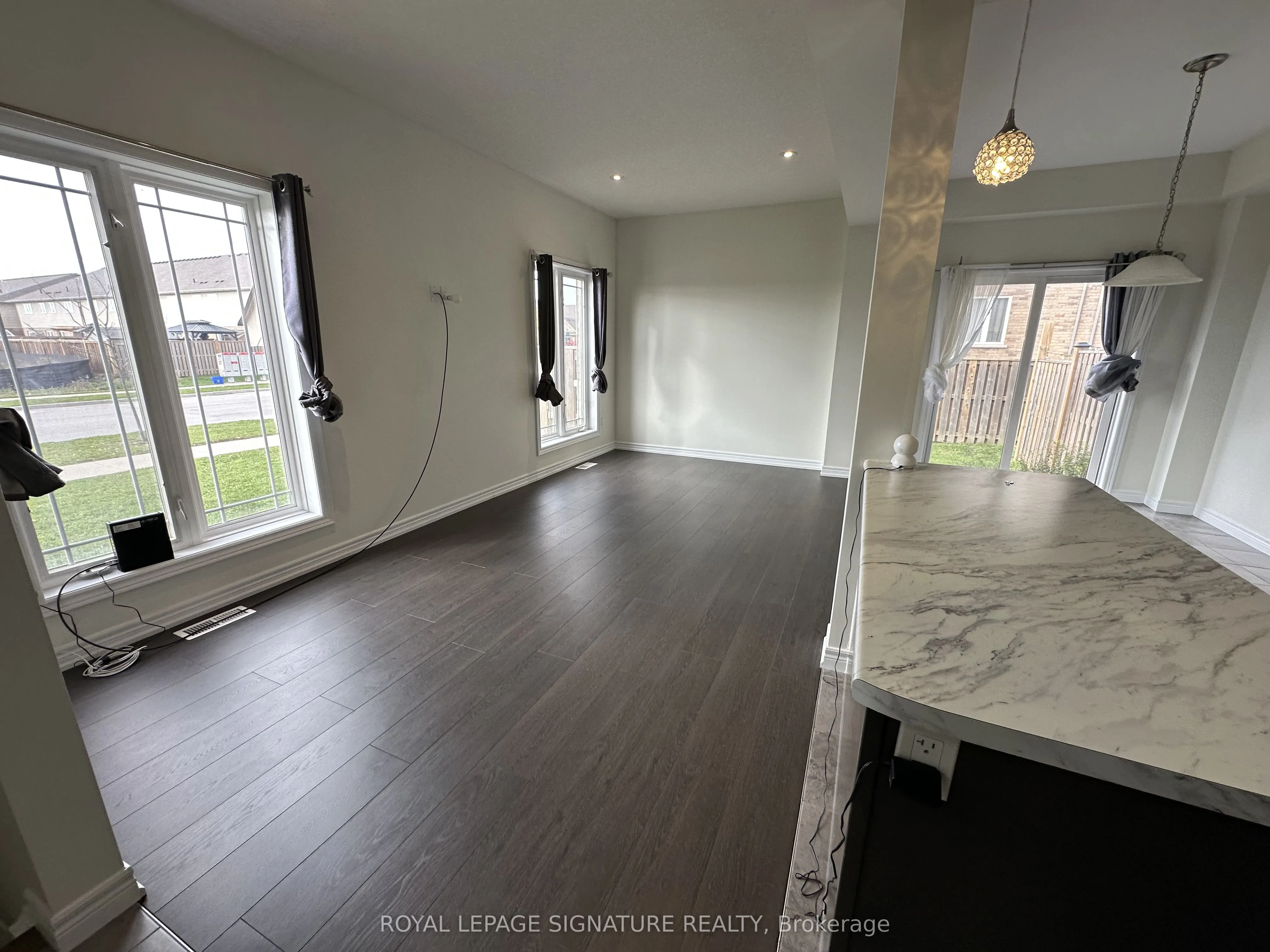 40 Kingsborough Dr Drive