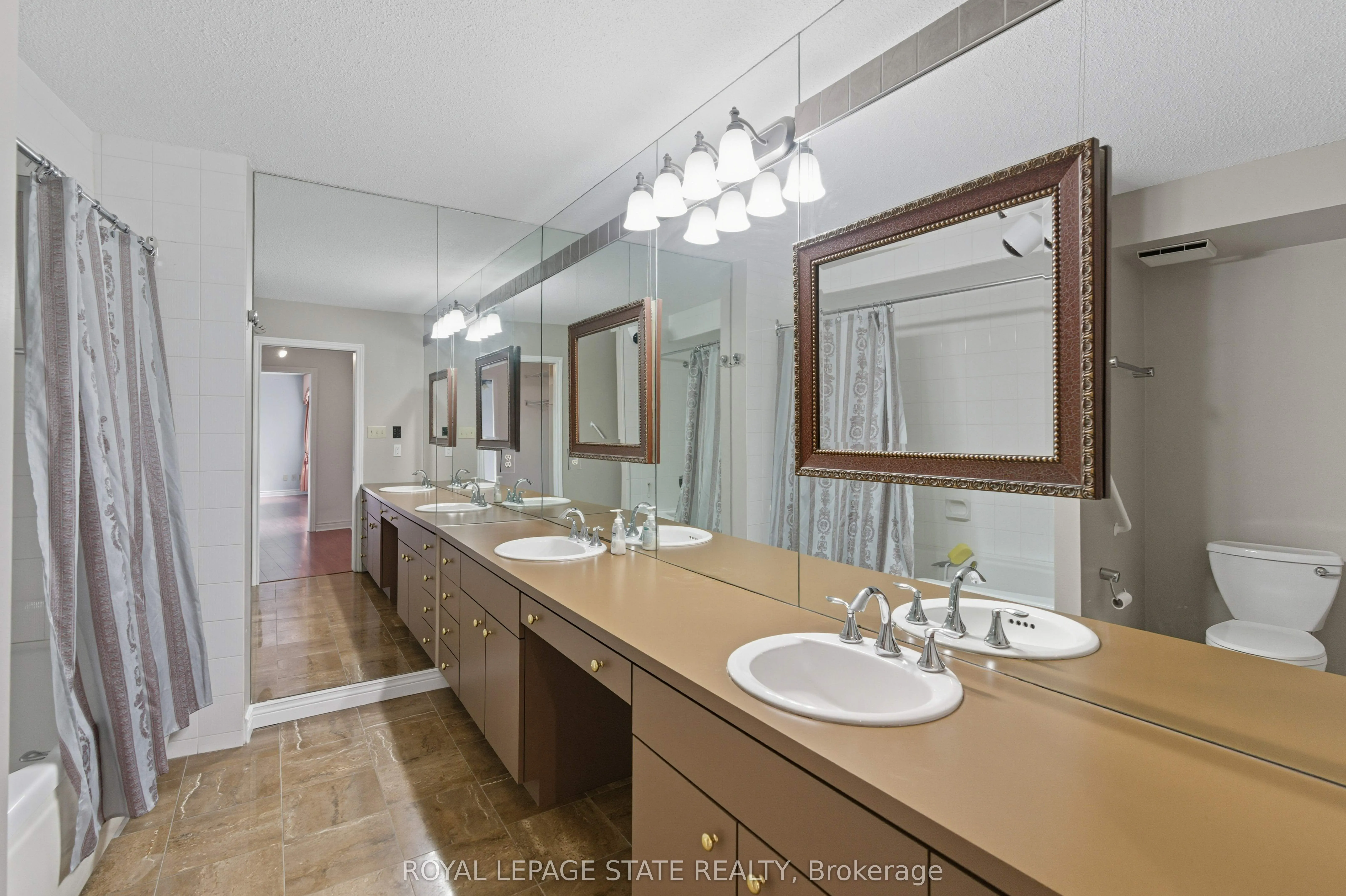 20 Berkley Street, #702