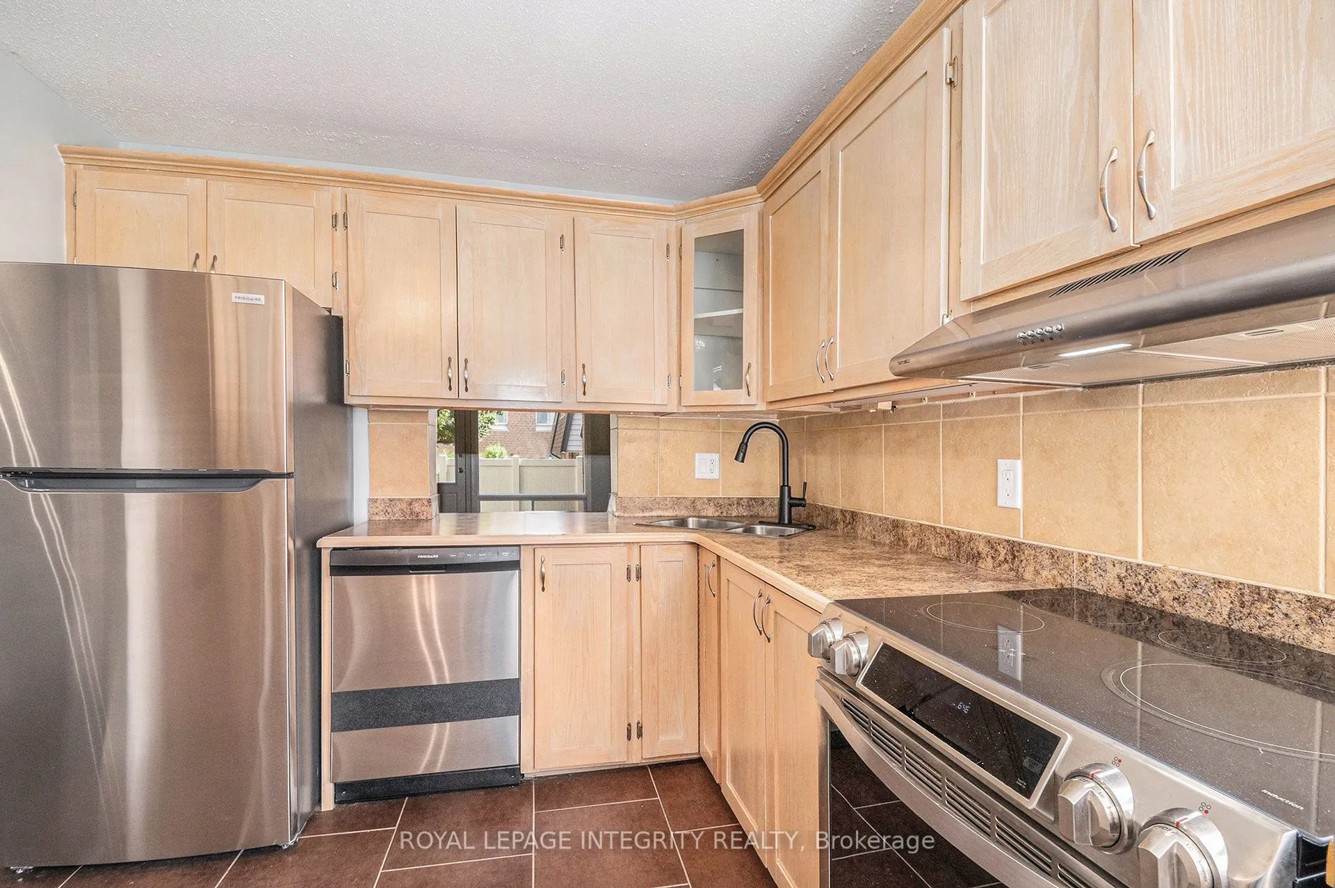 913J Elmsmere Road, #76