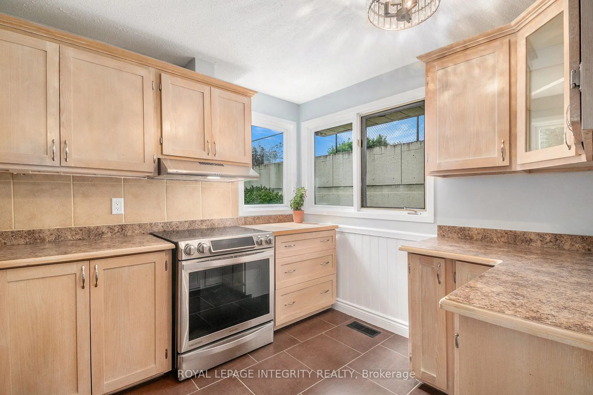 913J Elmsmere Road, #76