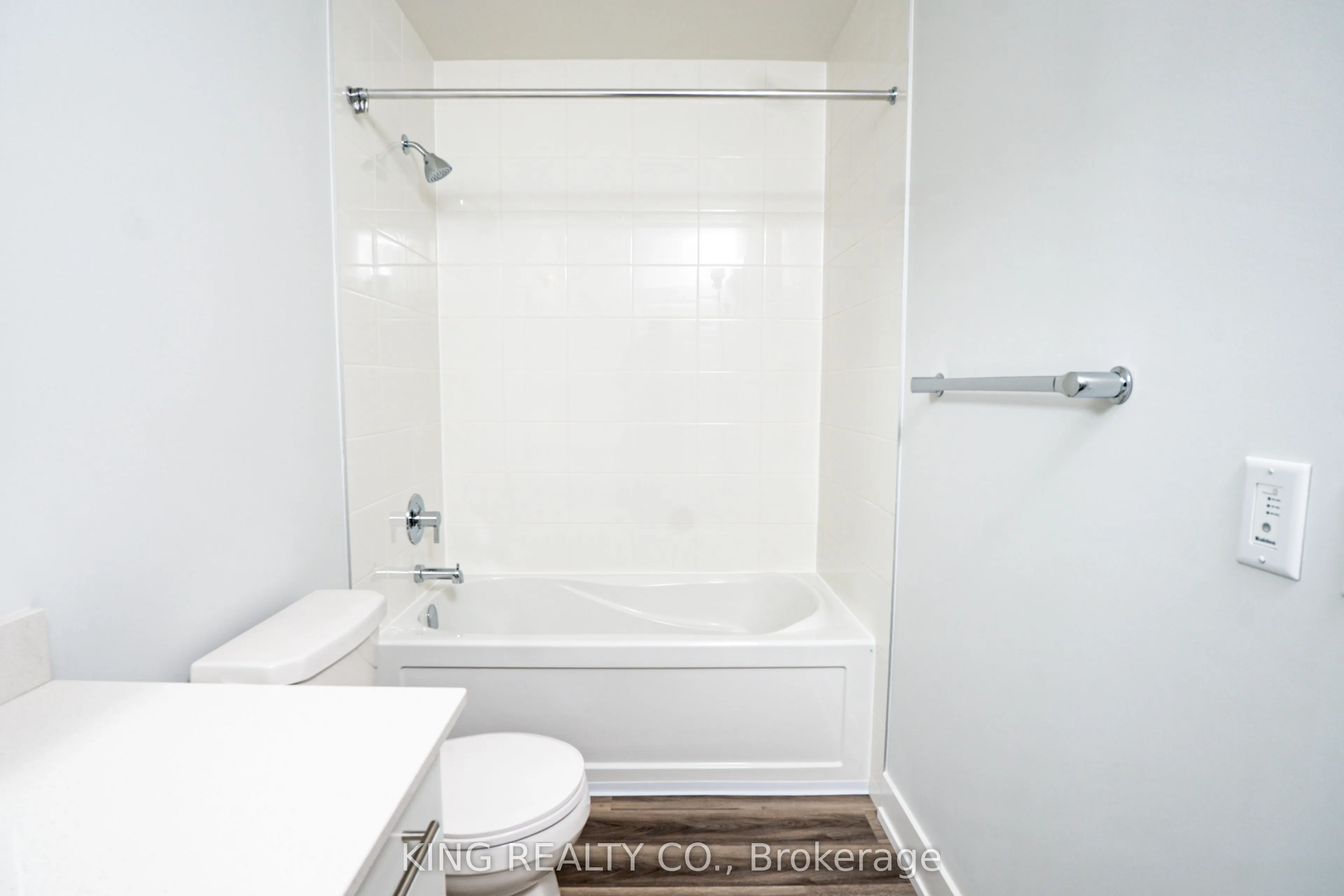 1100 Lackner Pl Place, #204