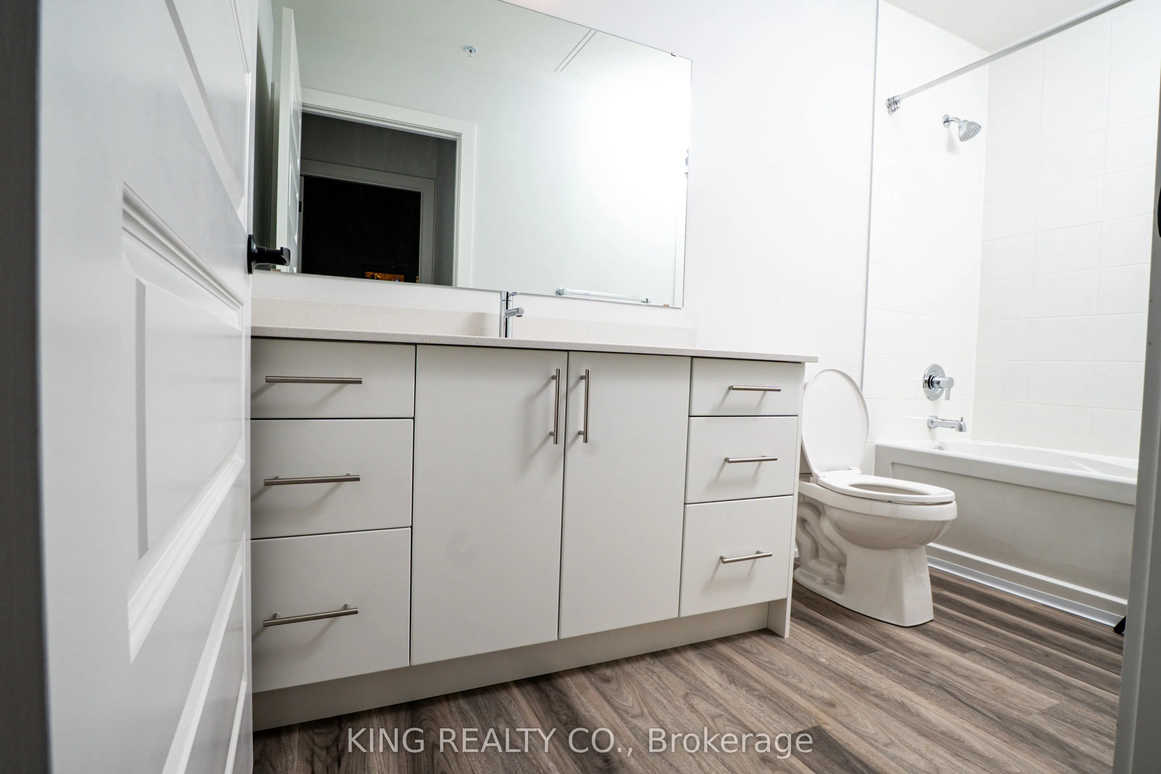 1100 Lackner Pl Place, #204