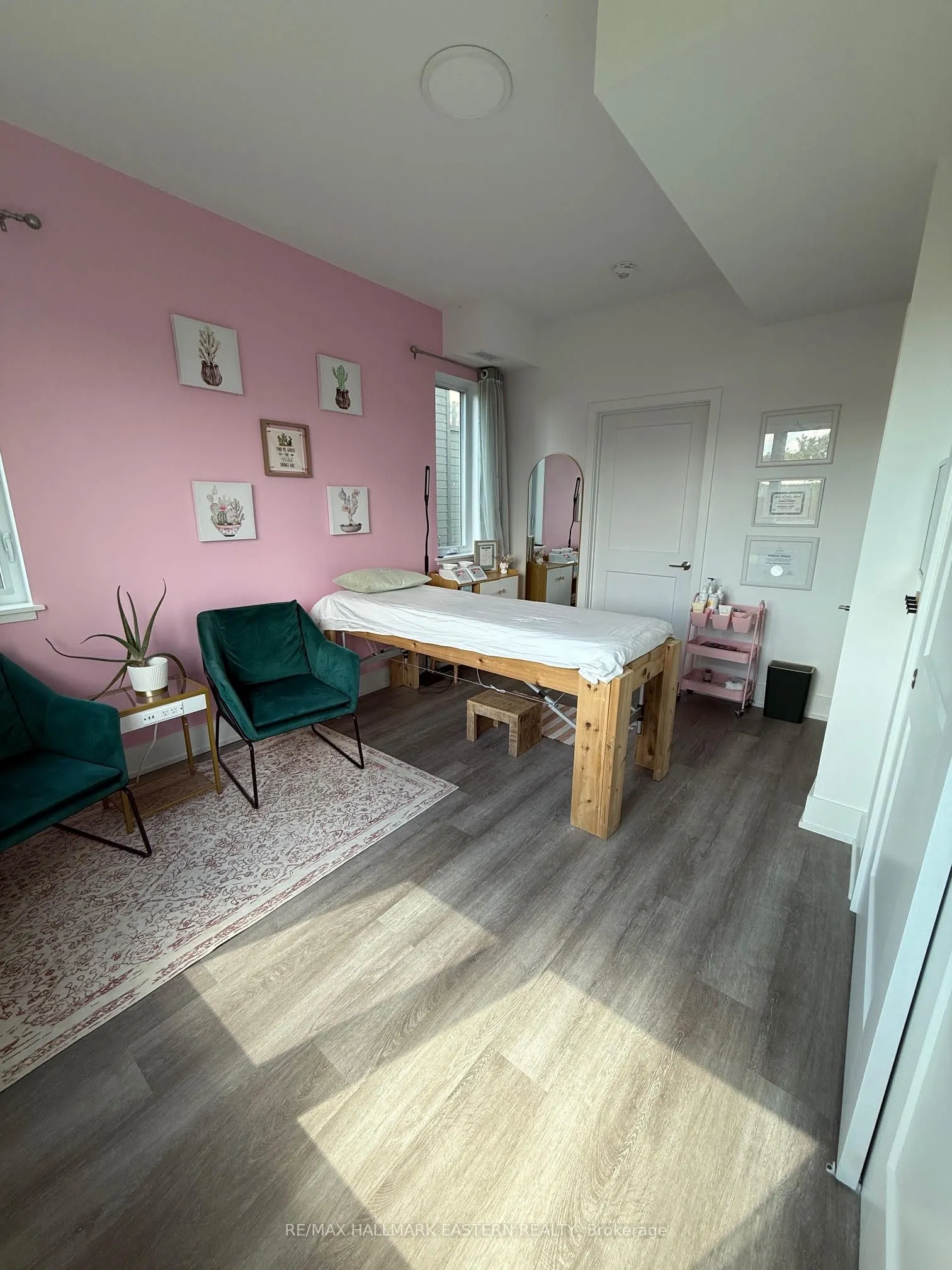 19 West Street N, #4