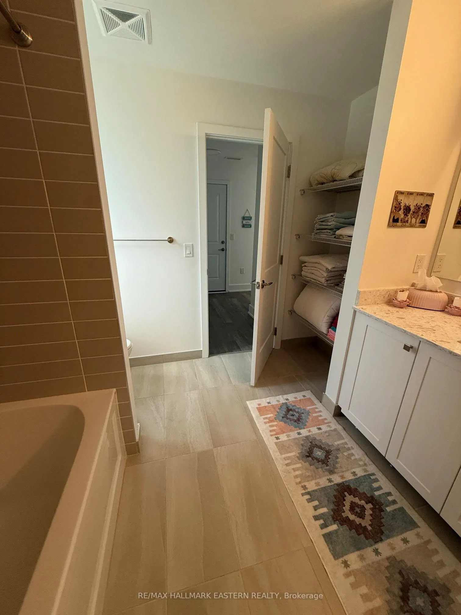 19 West Street N, #4