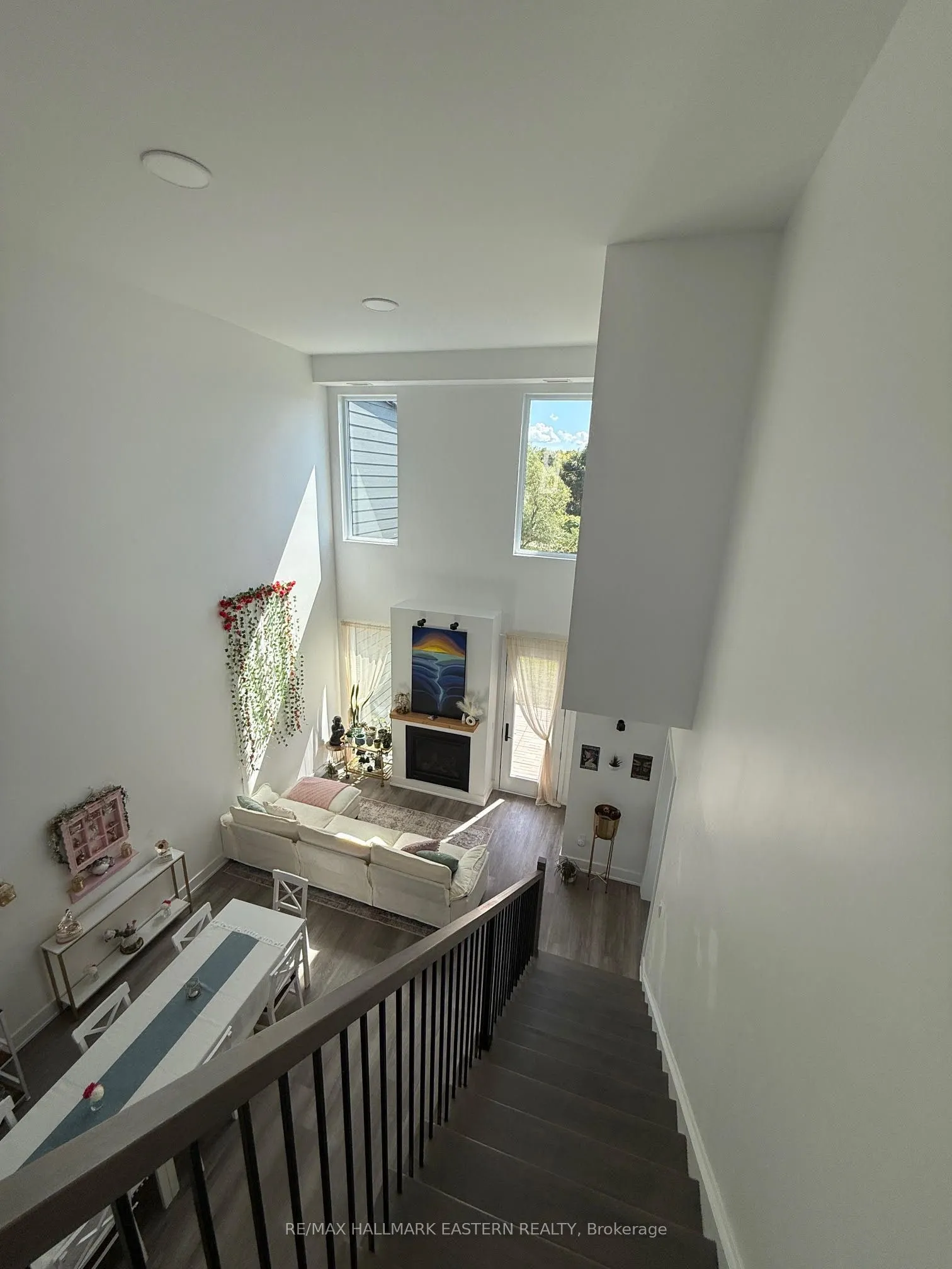 19 West Street N, #4