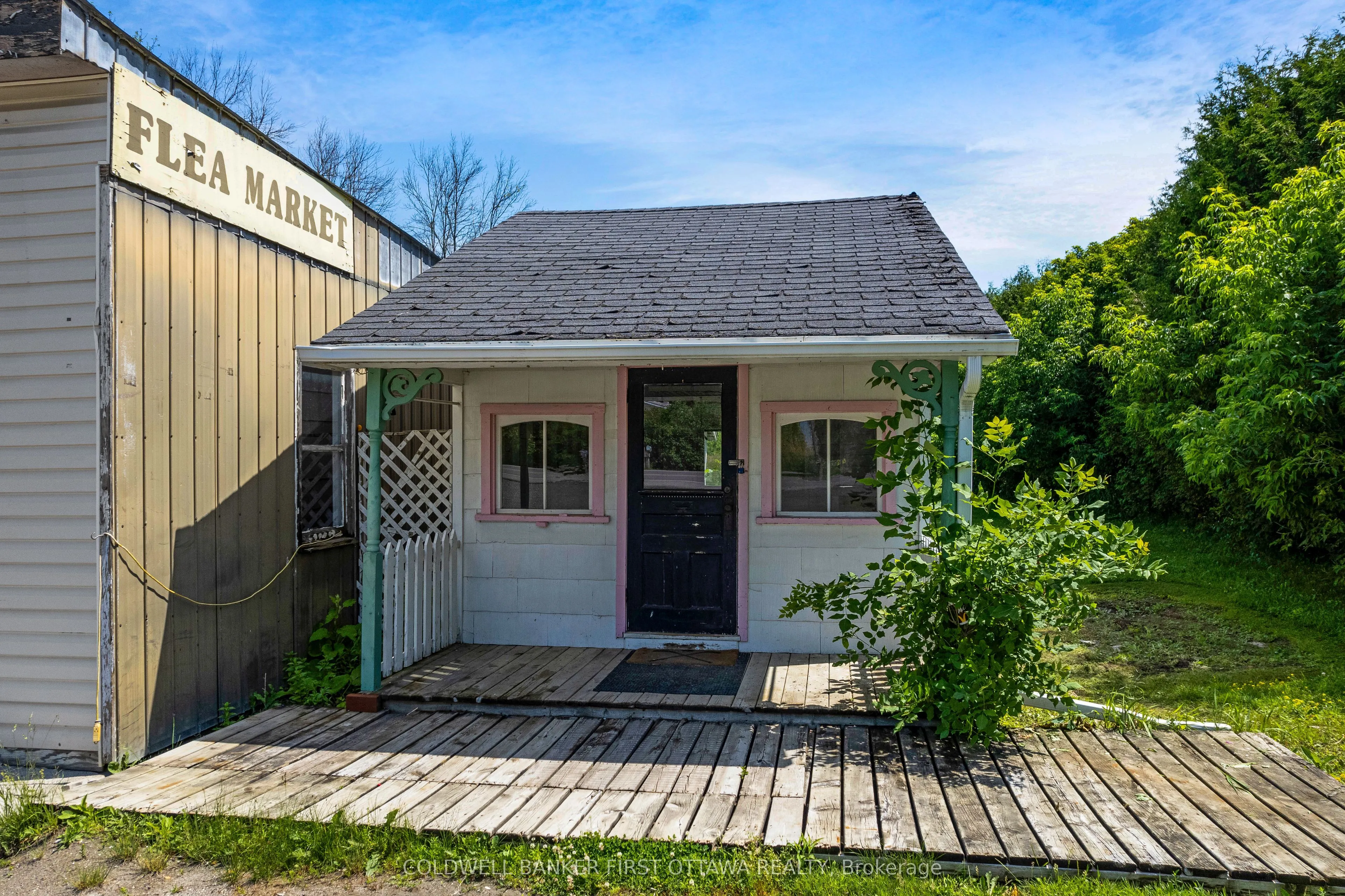 3004 Rideau Ferry Road