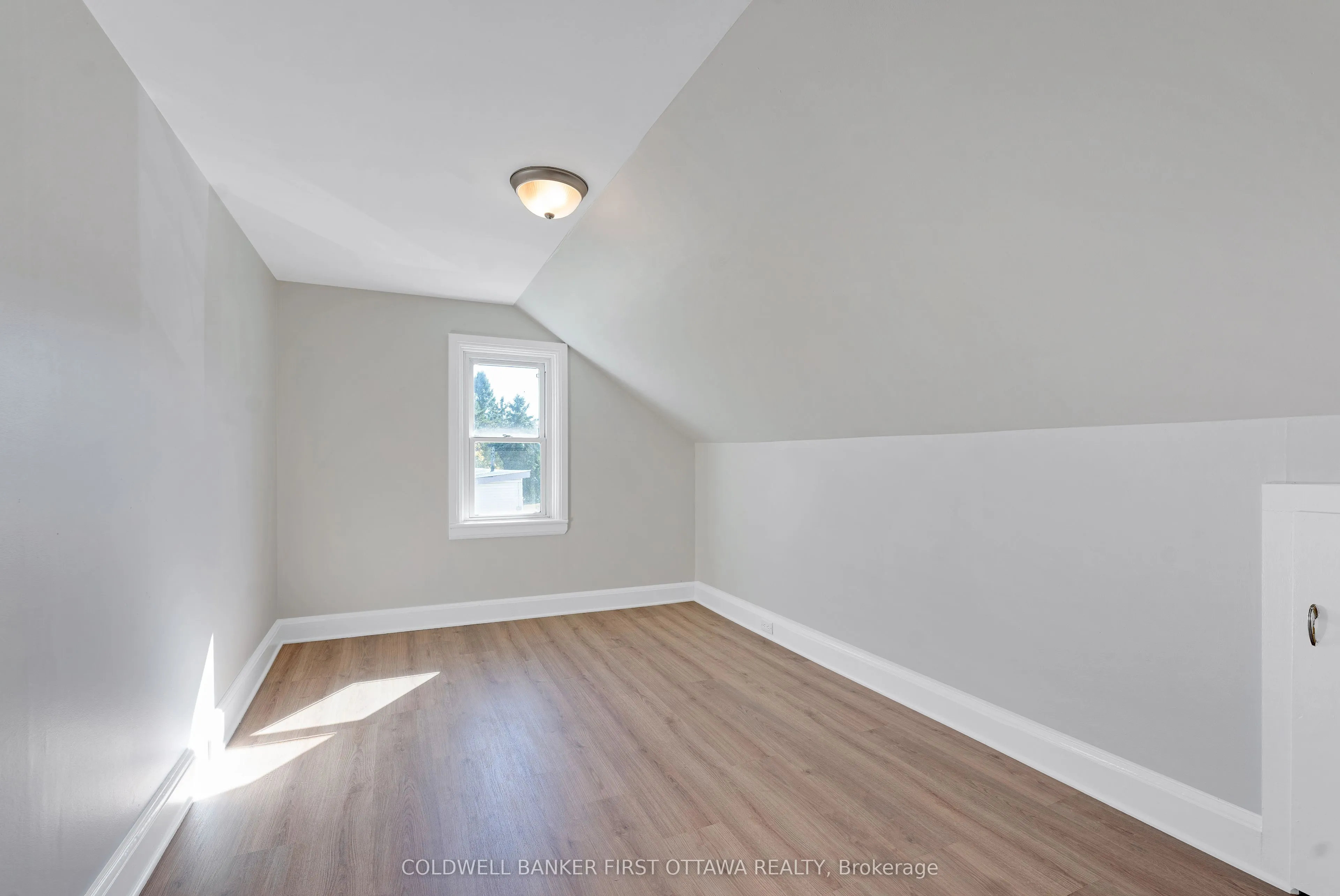 3004 Rideau Ferry Road