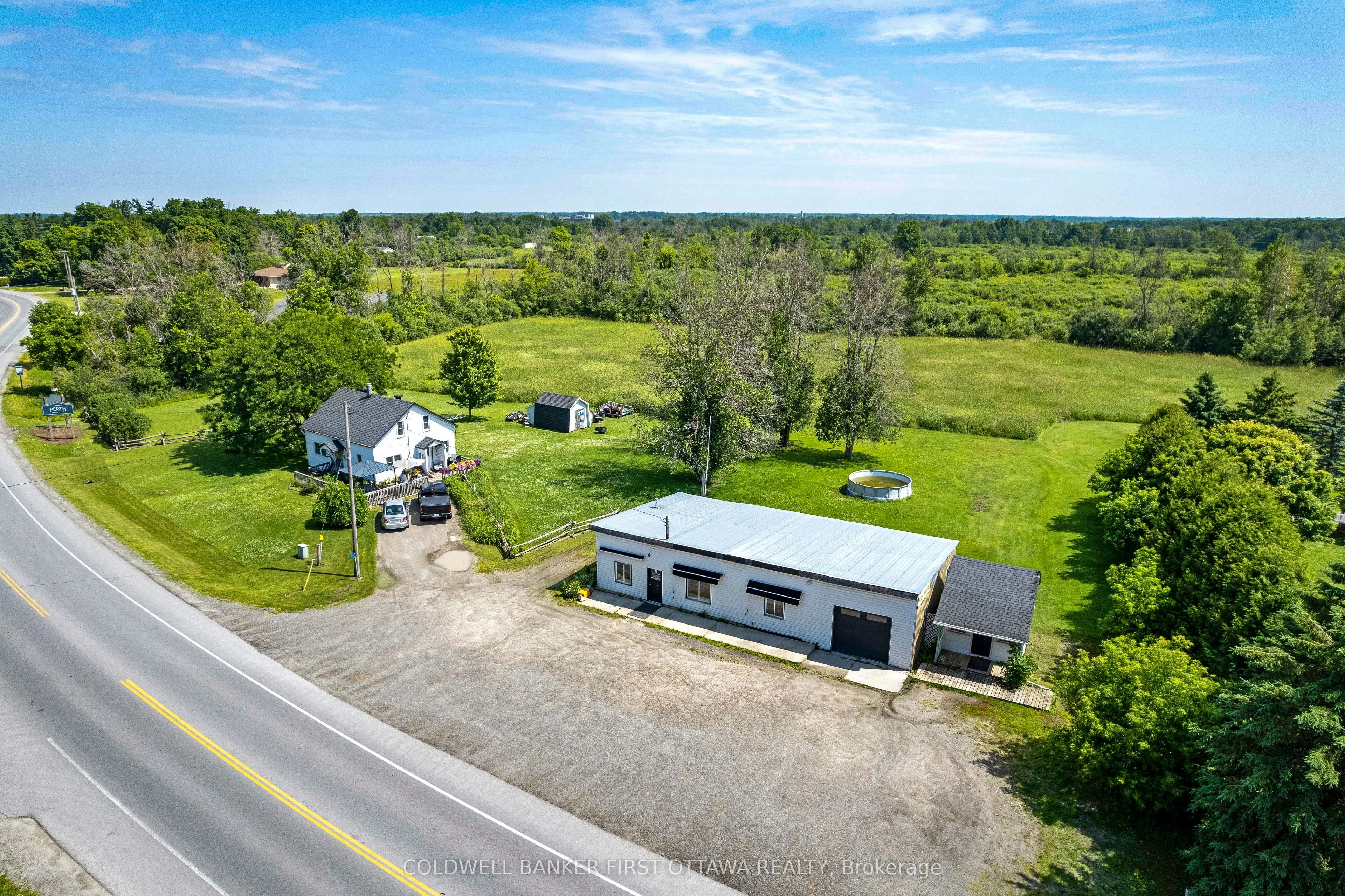 3004 Rideau Ferry Road