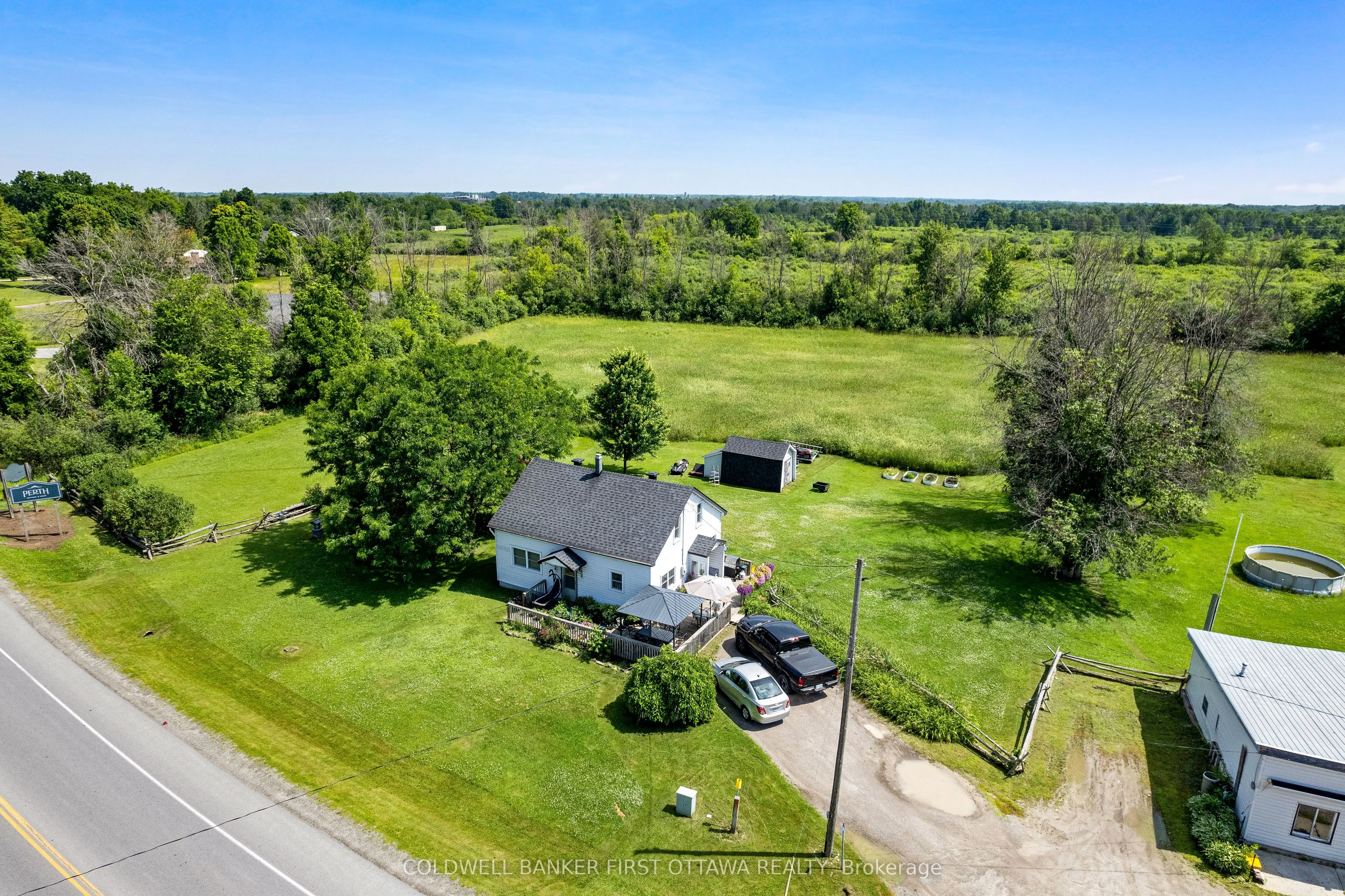 3004 Rideau Ferry Road