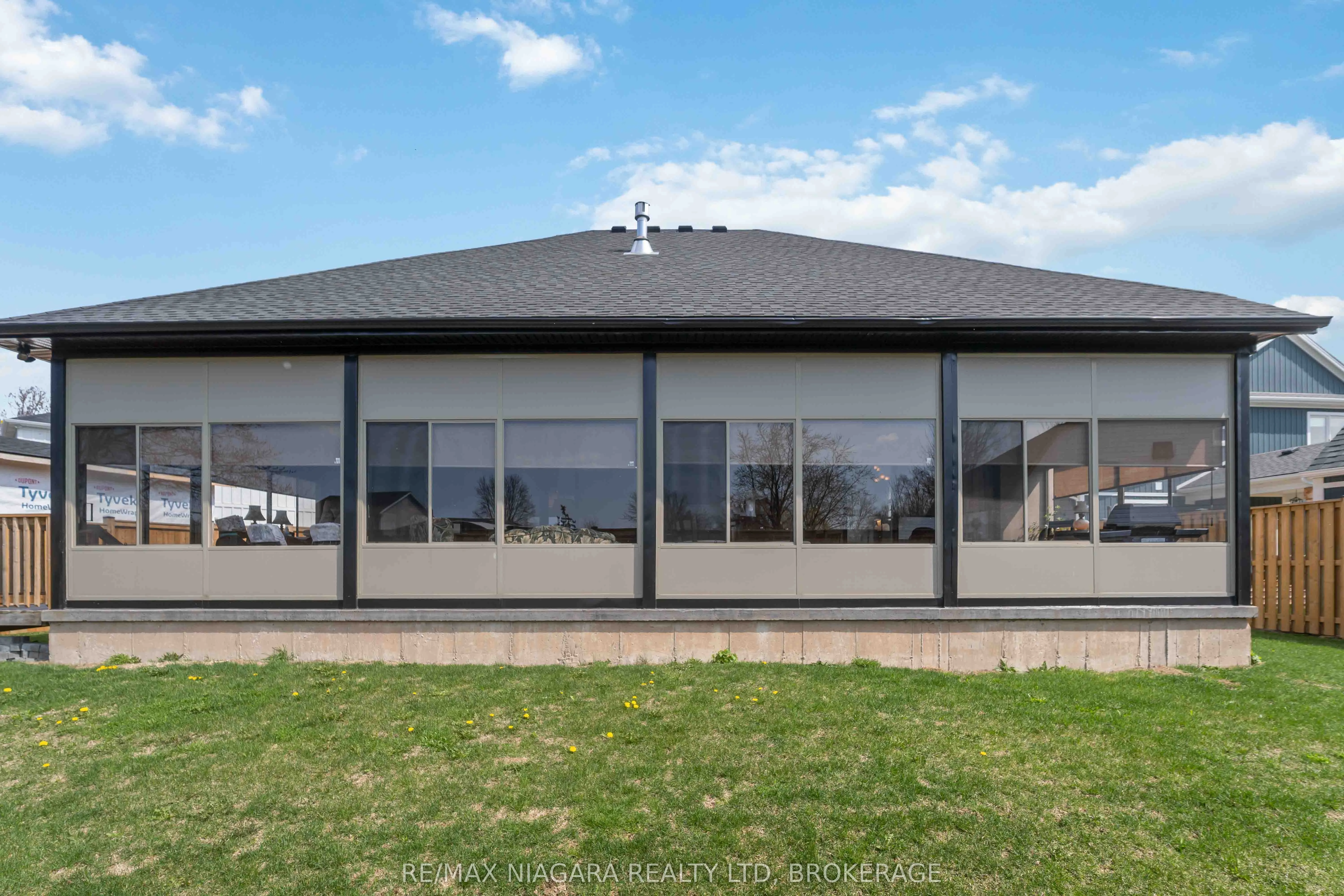 3555 CANFIELD Crescent