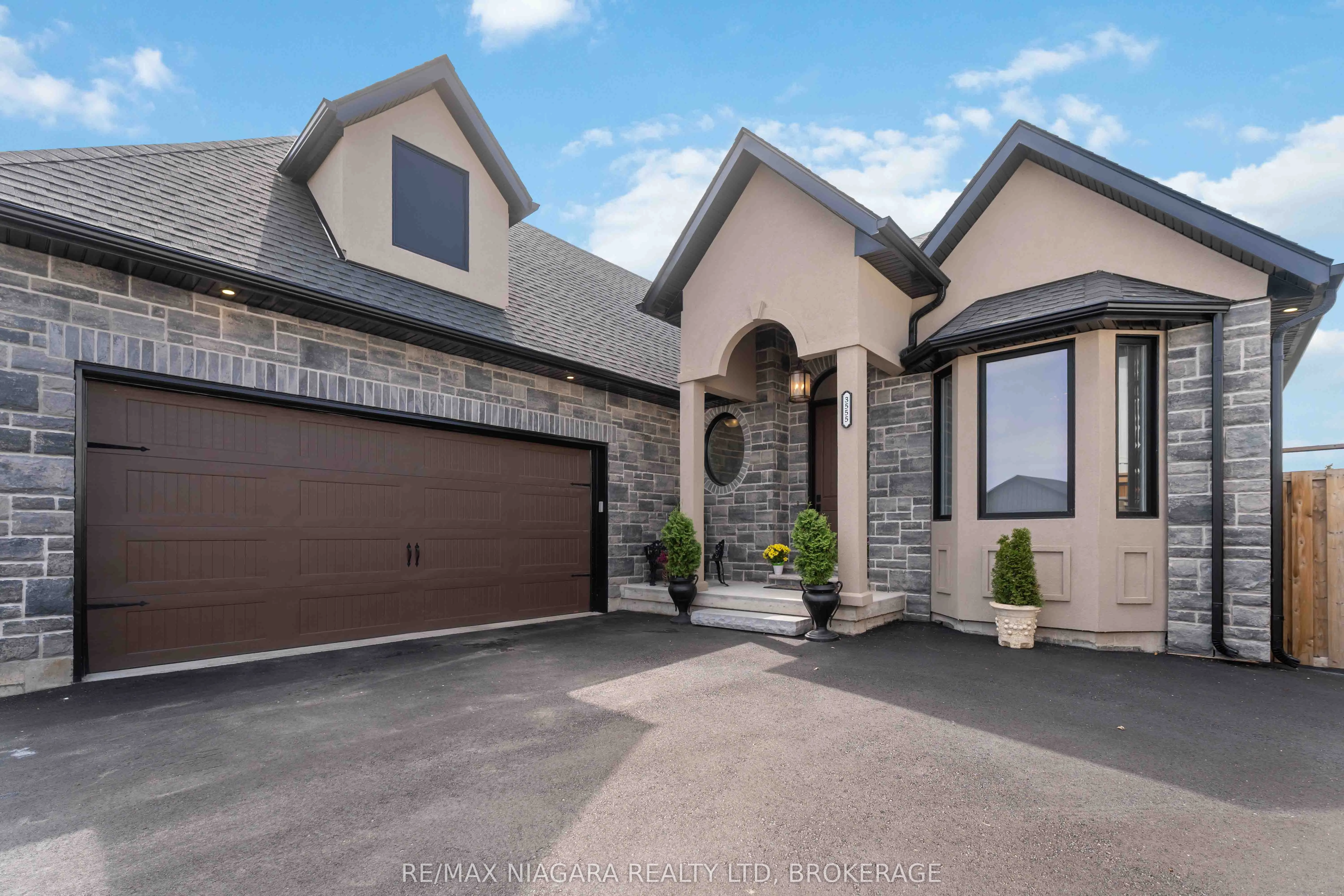 3555 CANFIELD Crescent