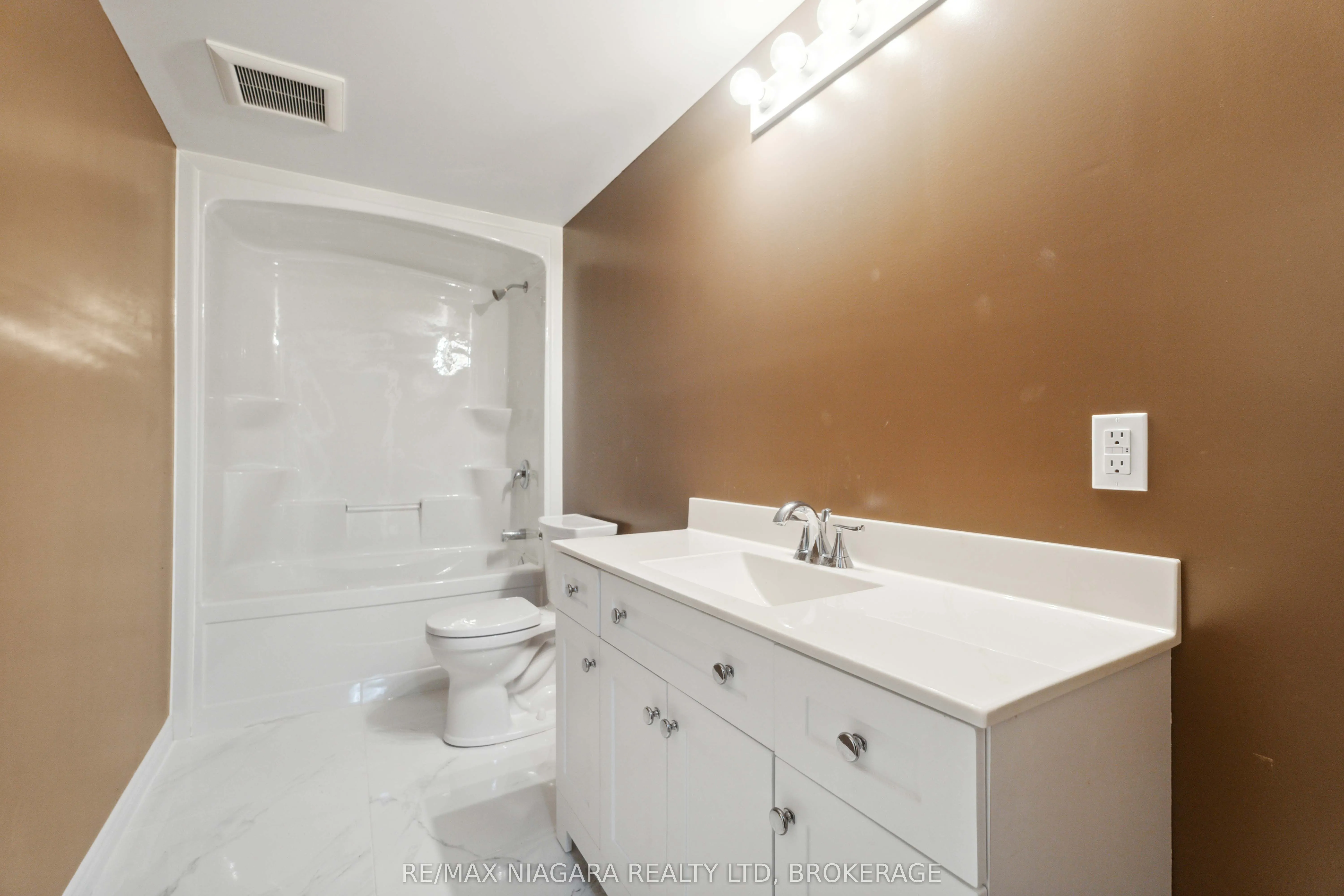 3555 CANFIELD Crescent