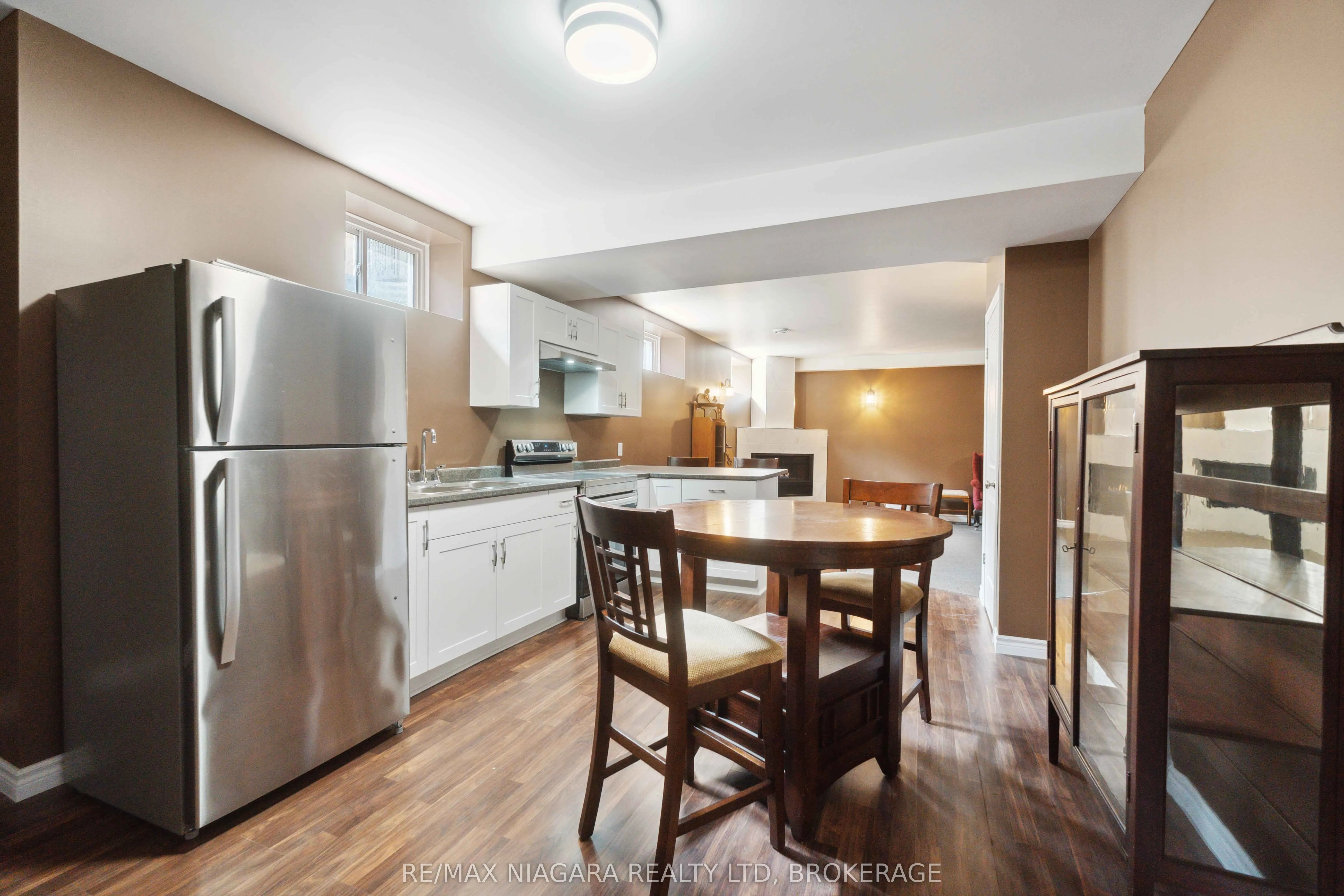 3555 CANFIELD Crescent