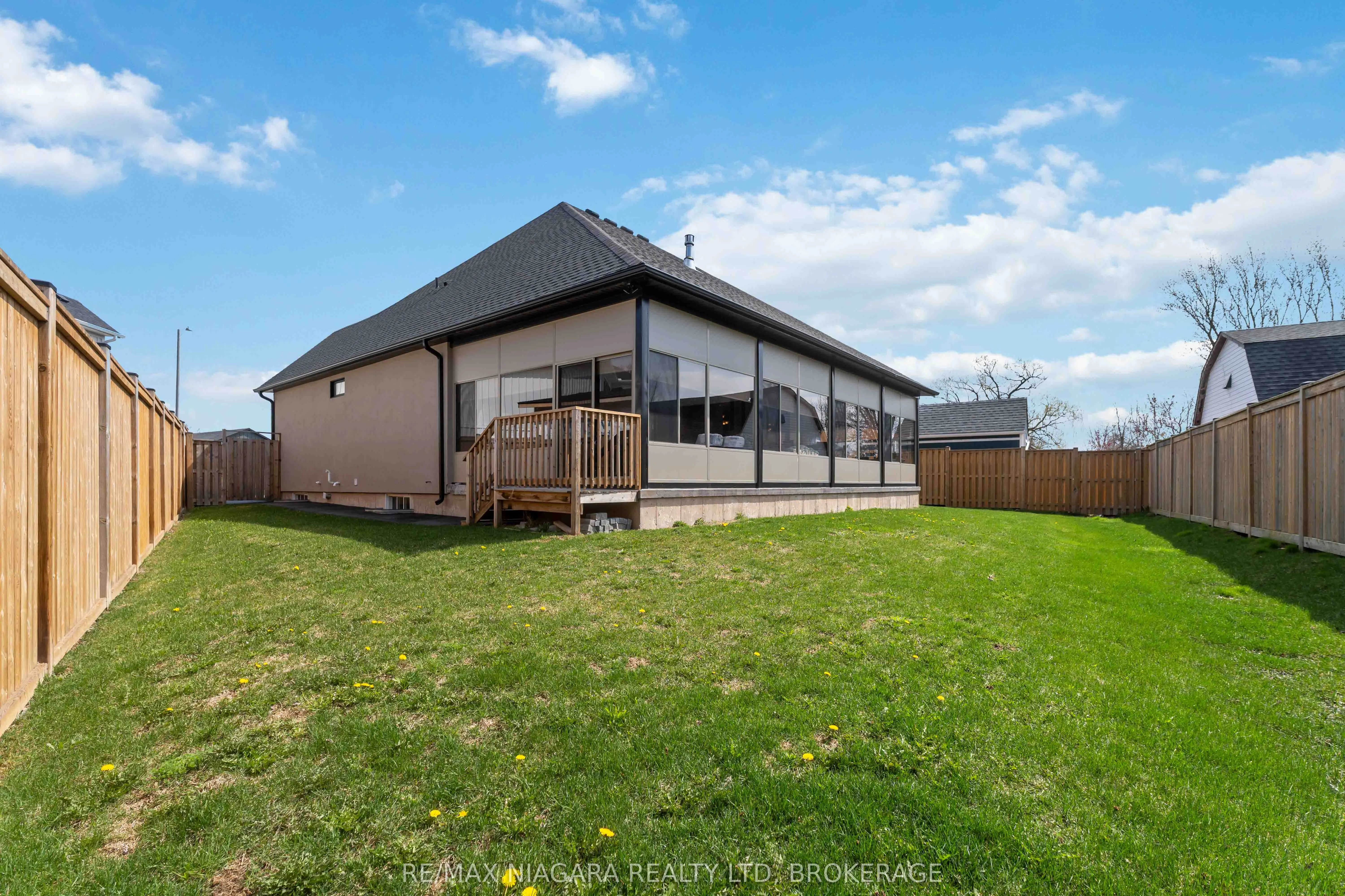 3555 CANFIELD Crescent