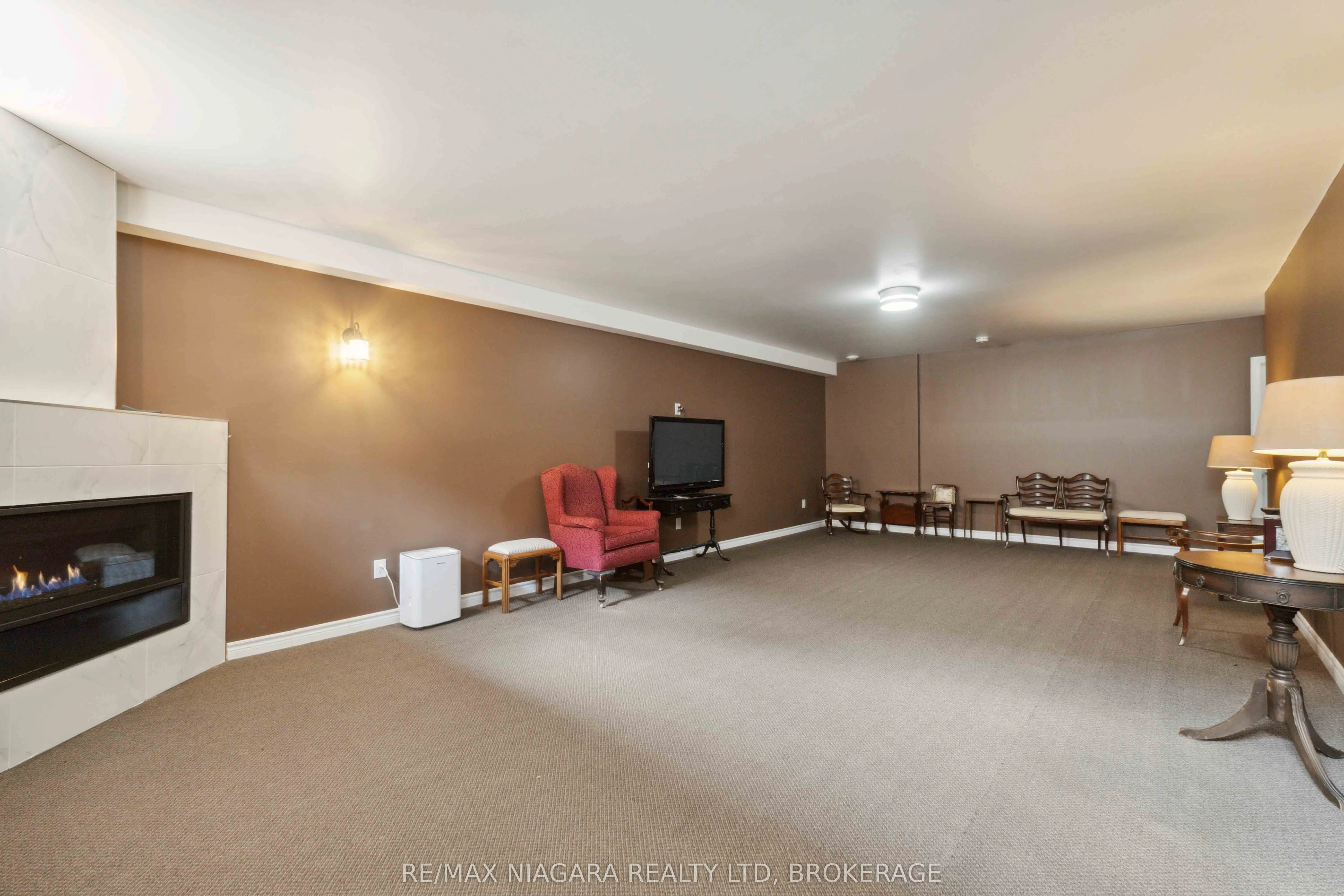 3555 CANFIELD Crescent