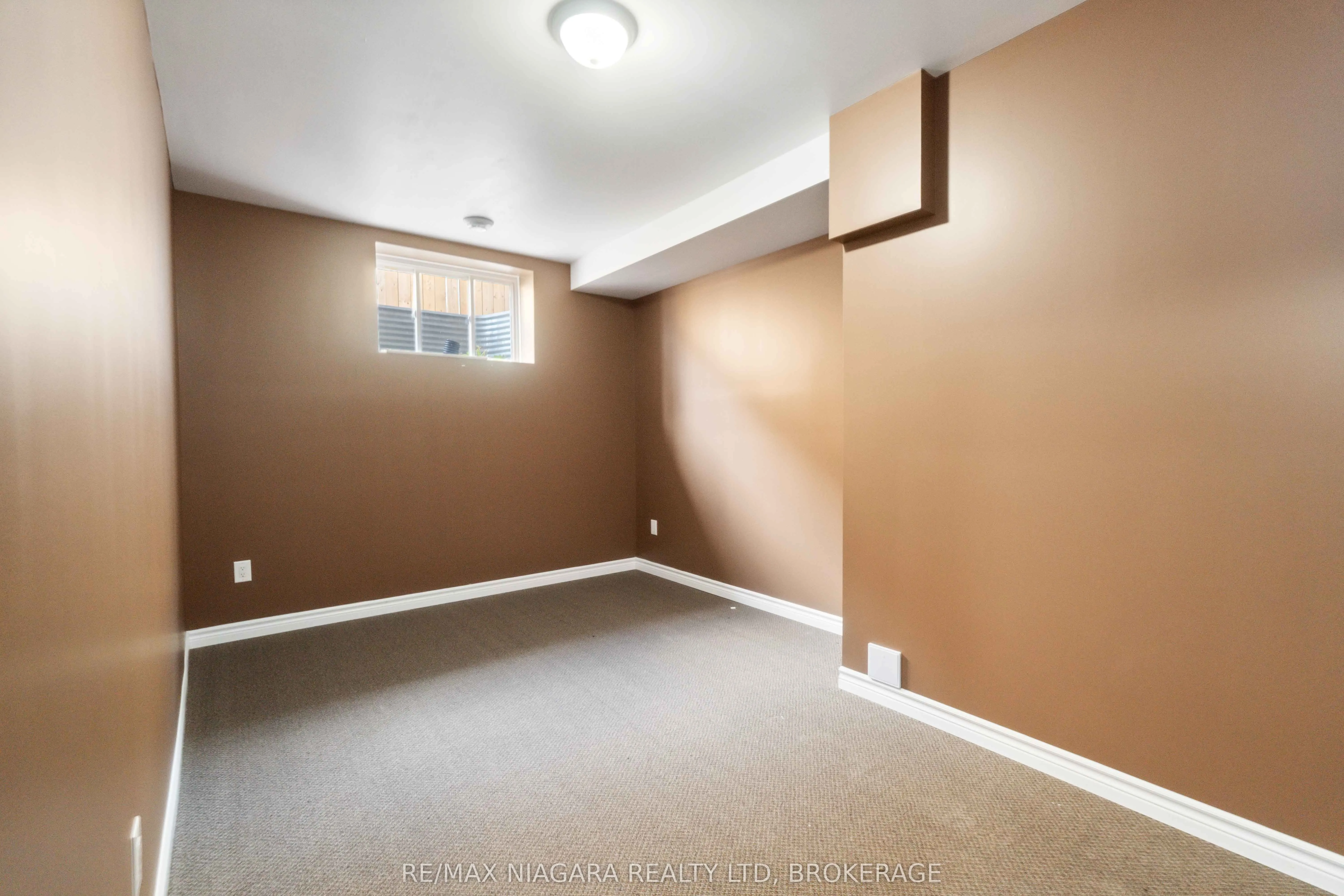 3555 CANFIELD Crescent