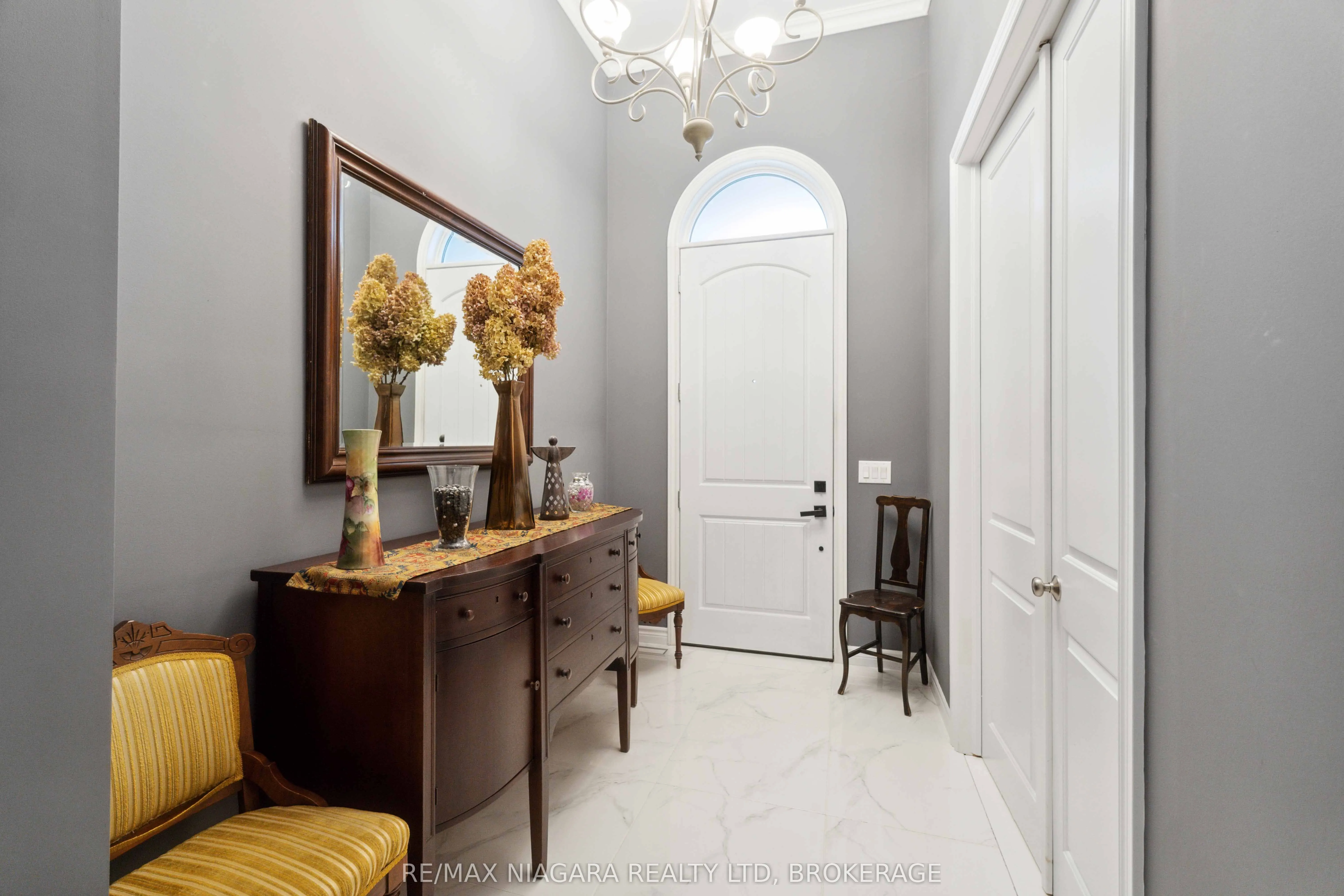 3555 CANFIELD Crescent