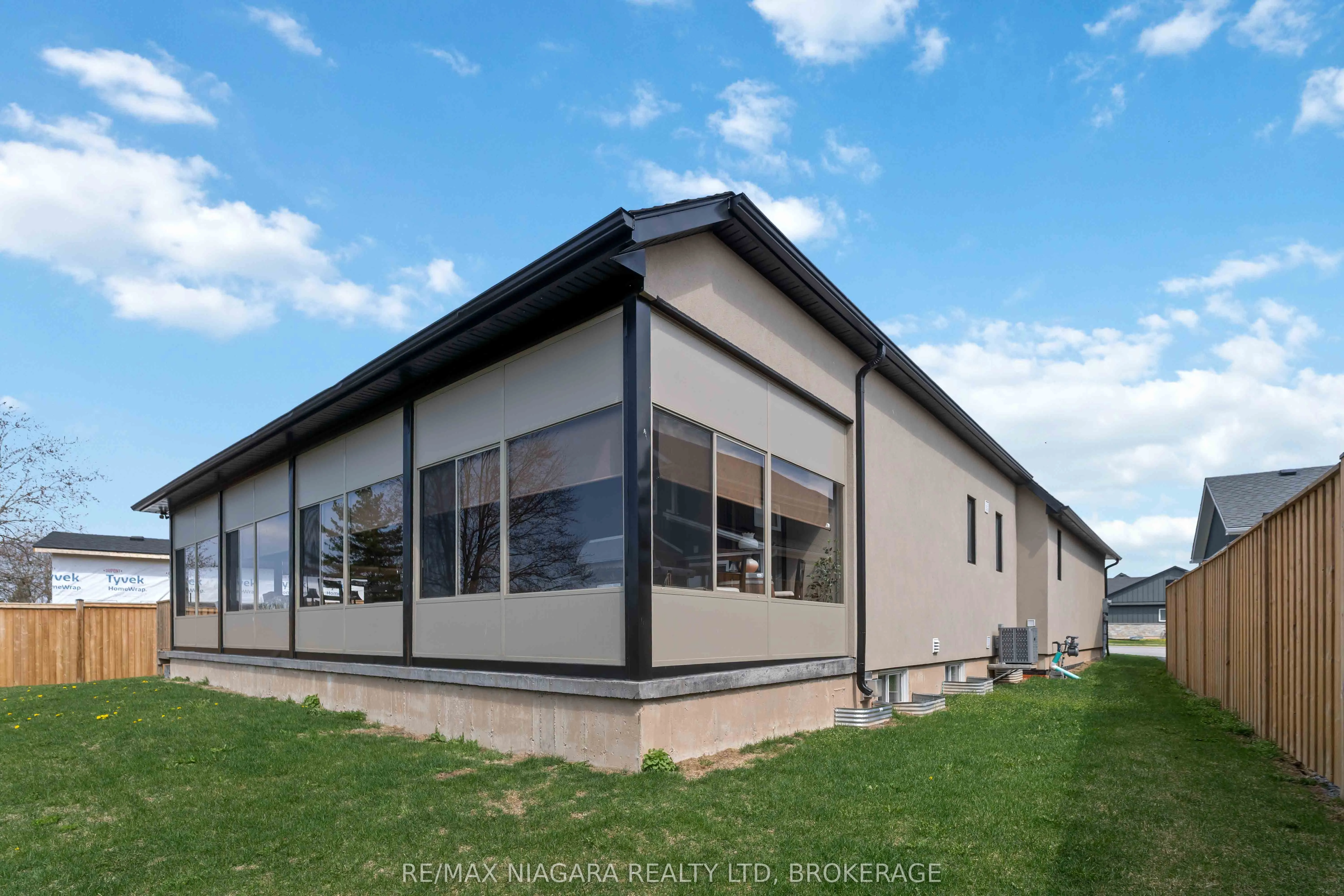 3555 CANFIELD Crescent