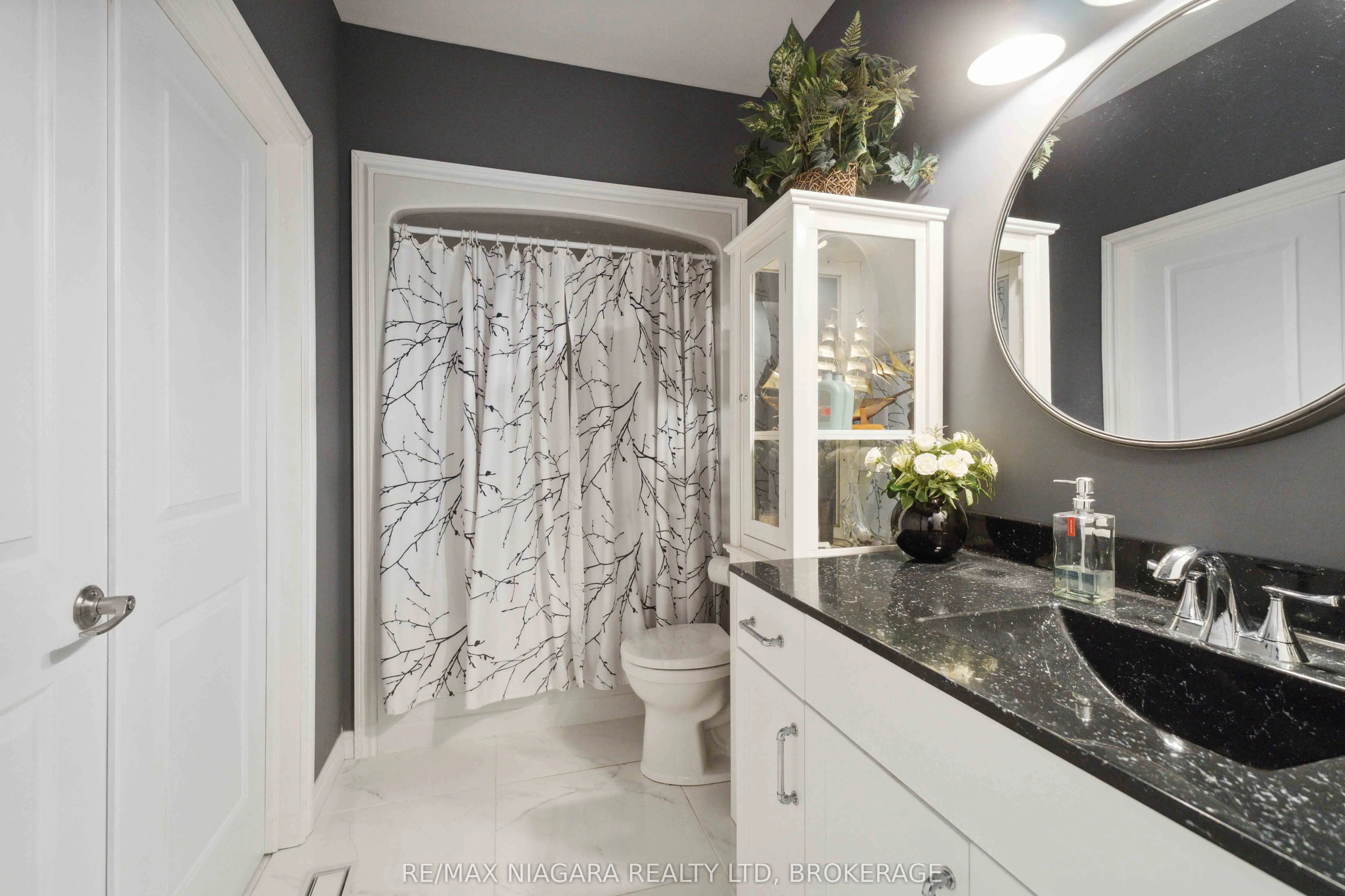 3555 CANFIELD Crescent