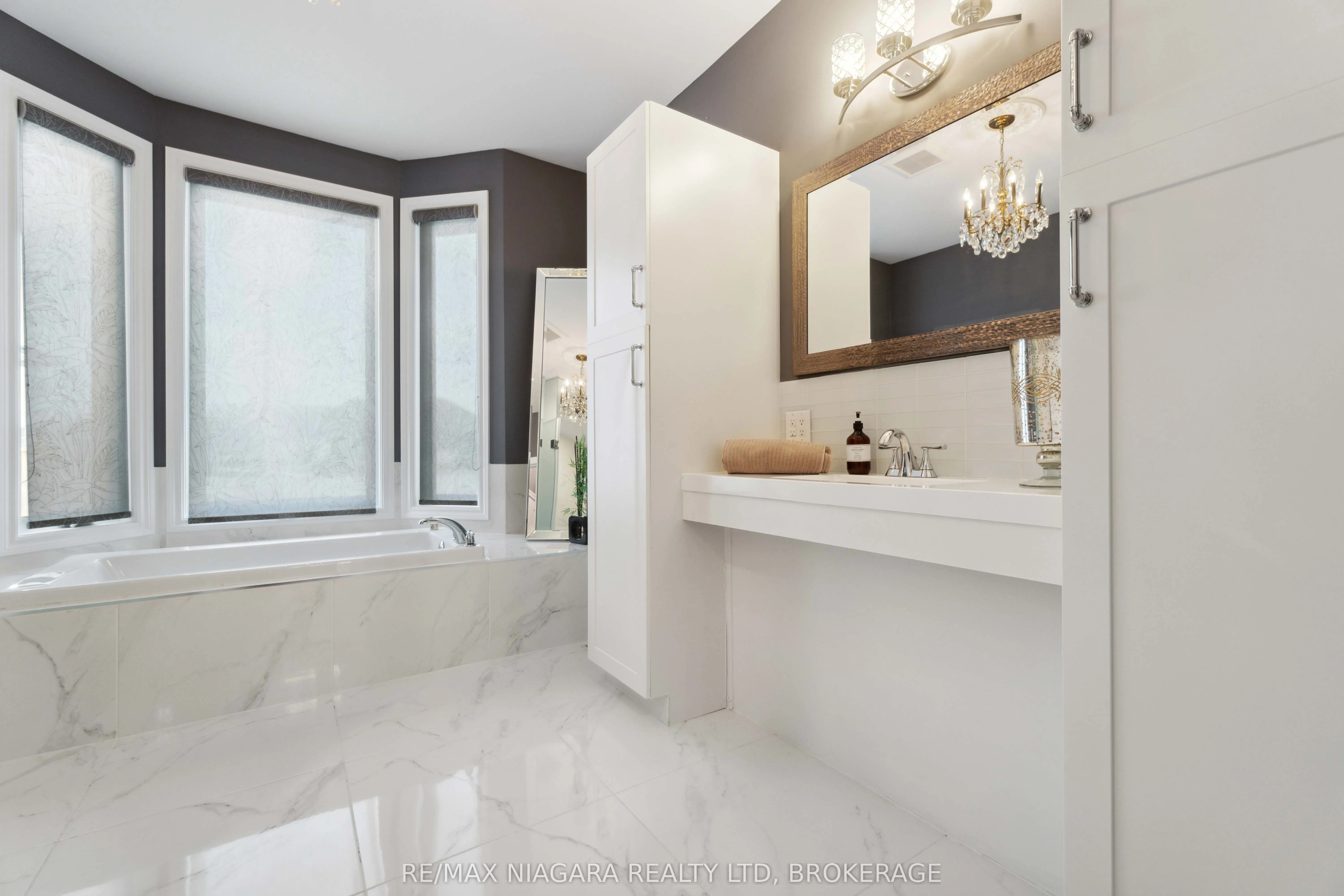 3555 CANFIELD Crescent