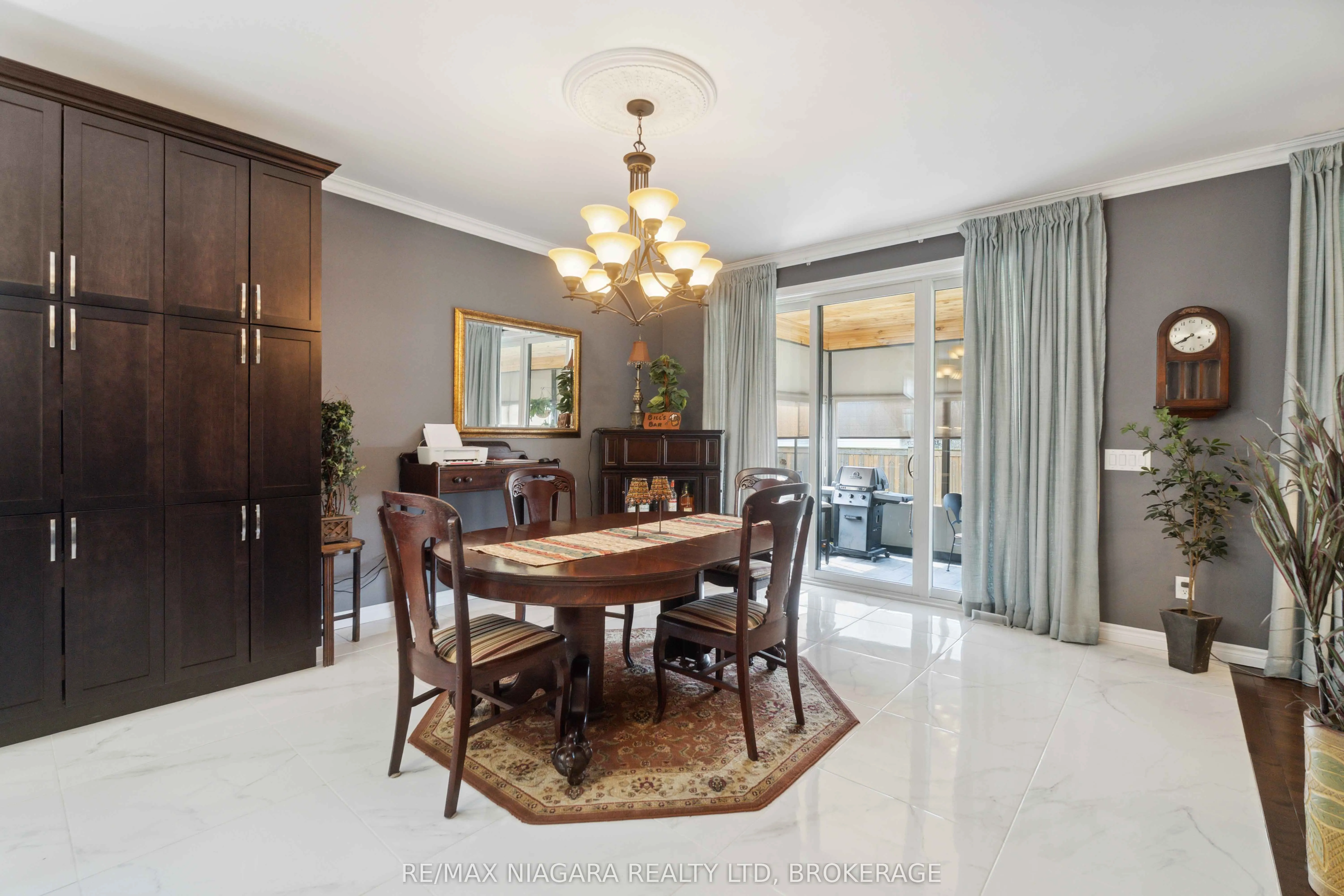 3555 CANFIELD Crescent