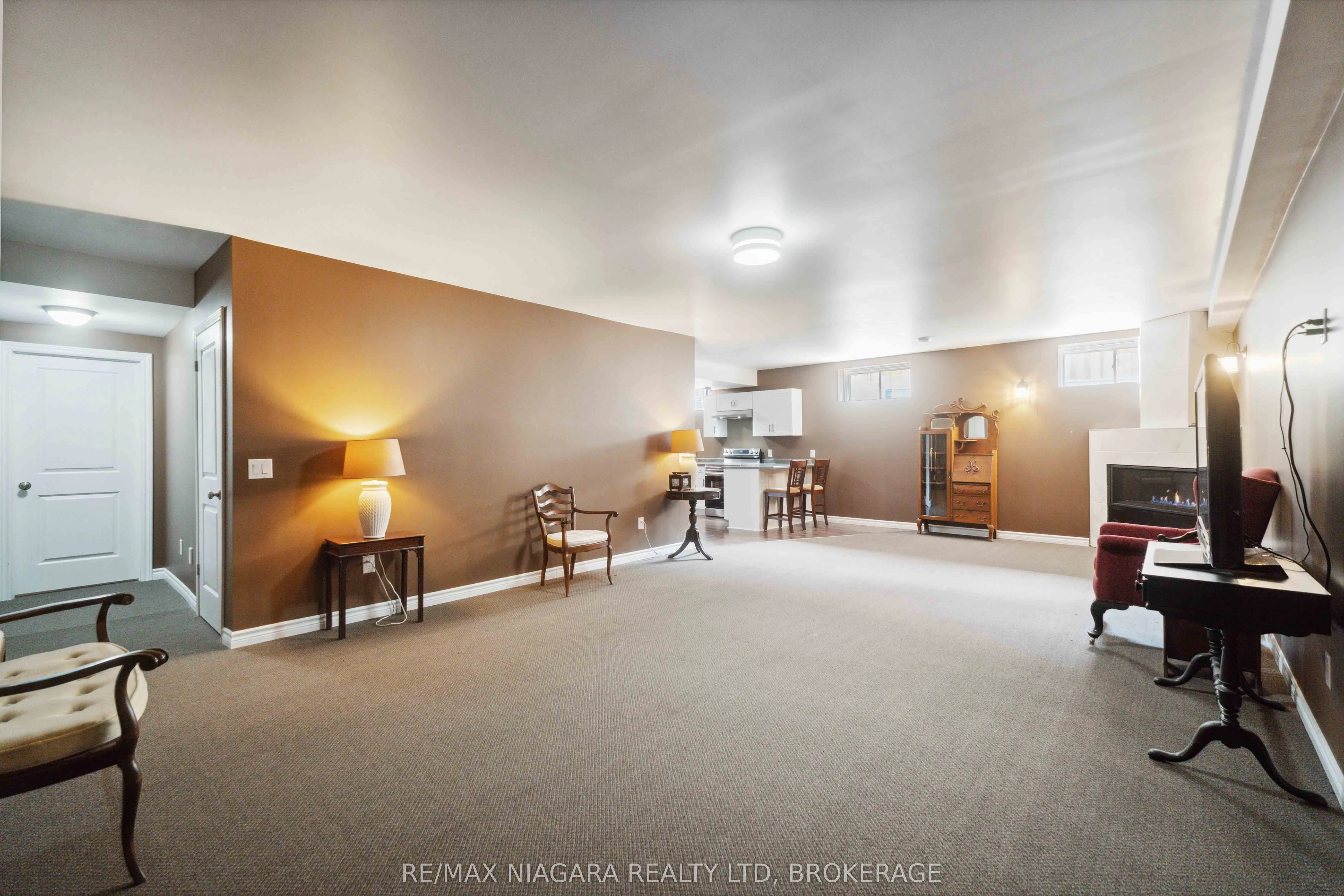 3555 CANFIELD Crescent