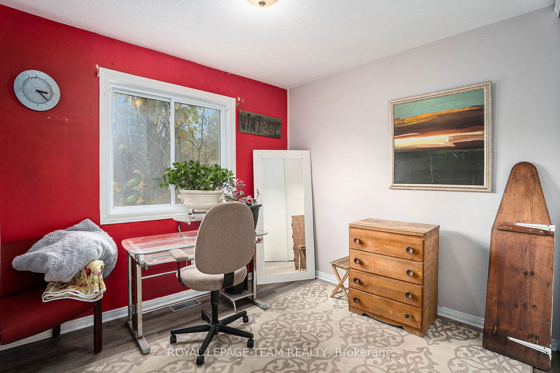 4 Black Walnut Road