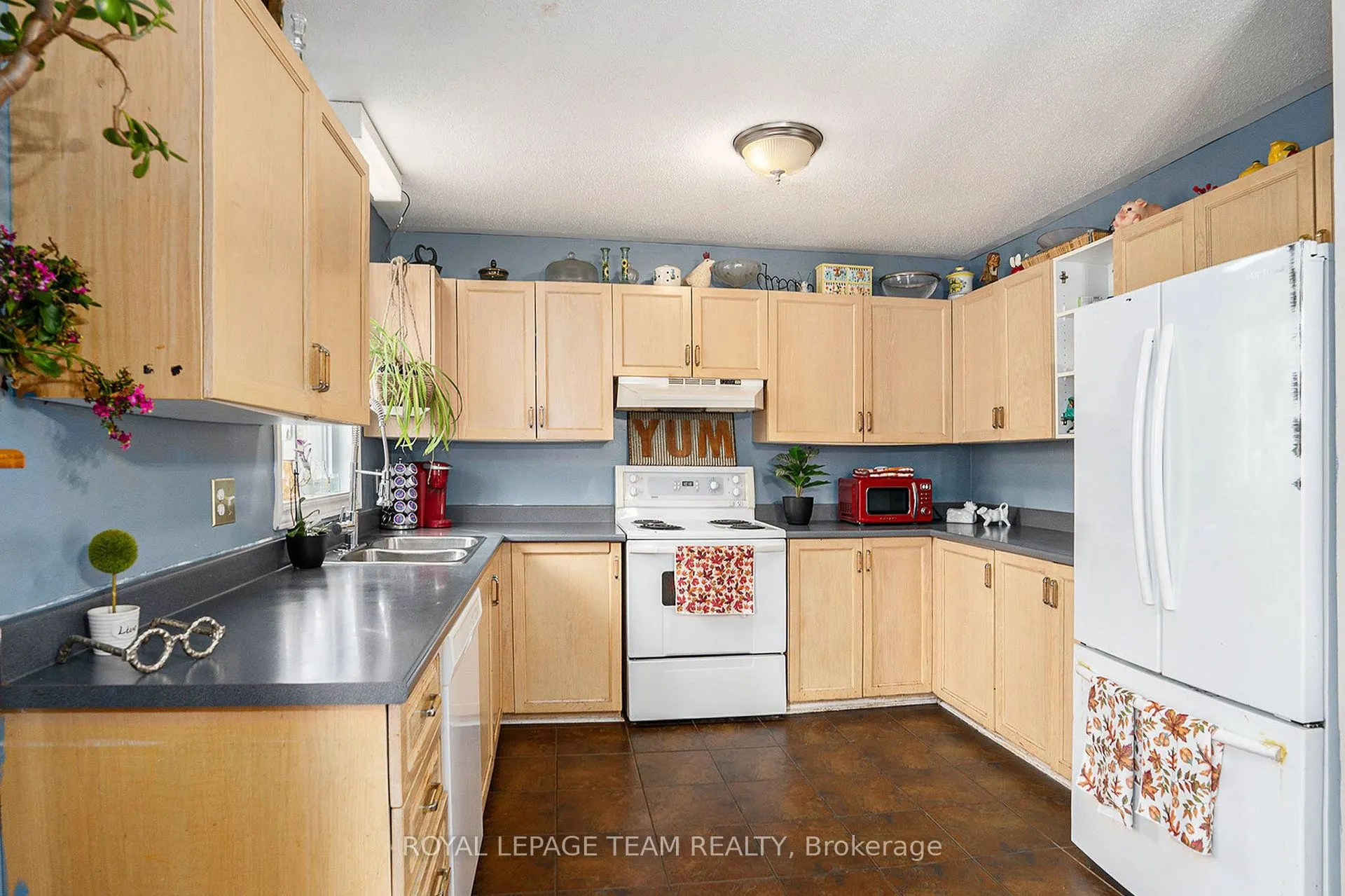 4 Black Walnut Road