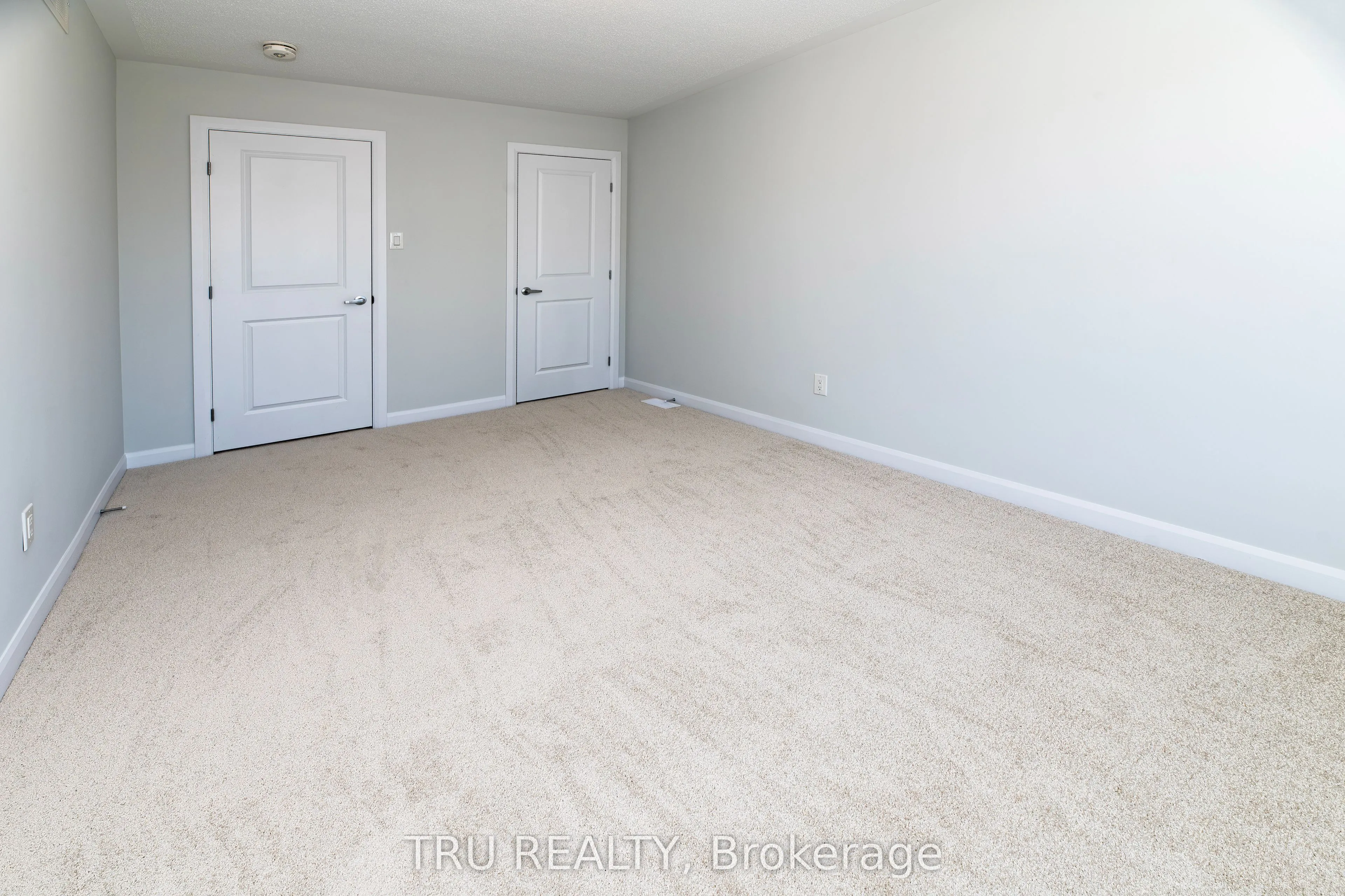 517 Woodlily Private